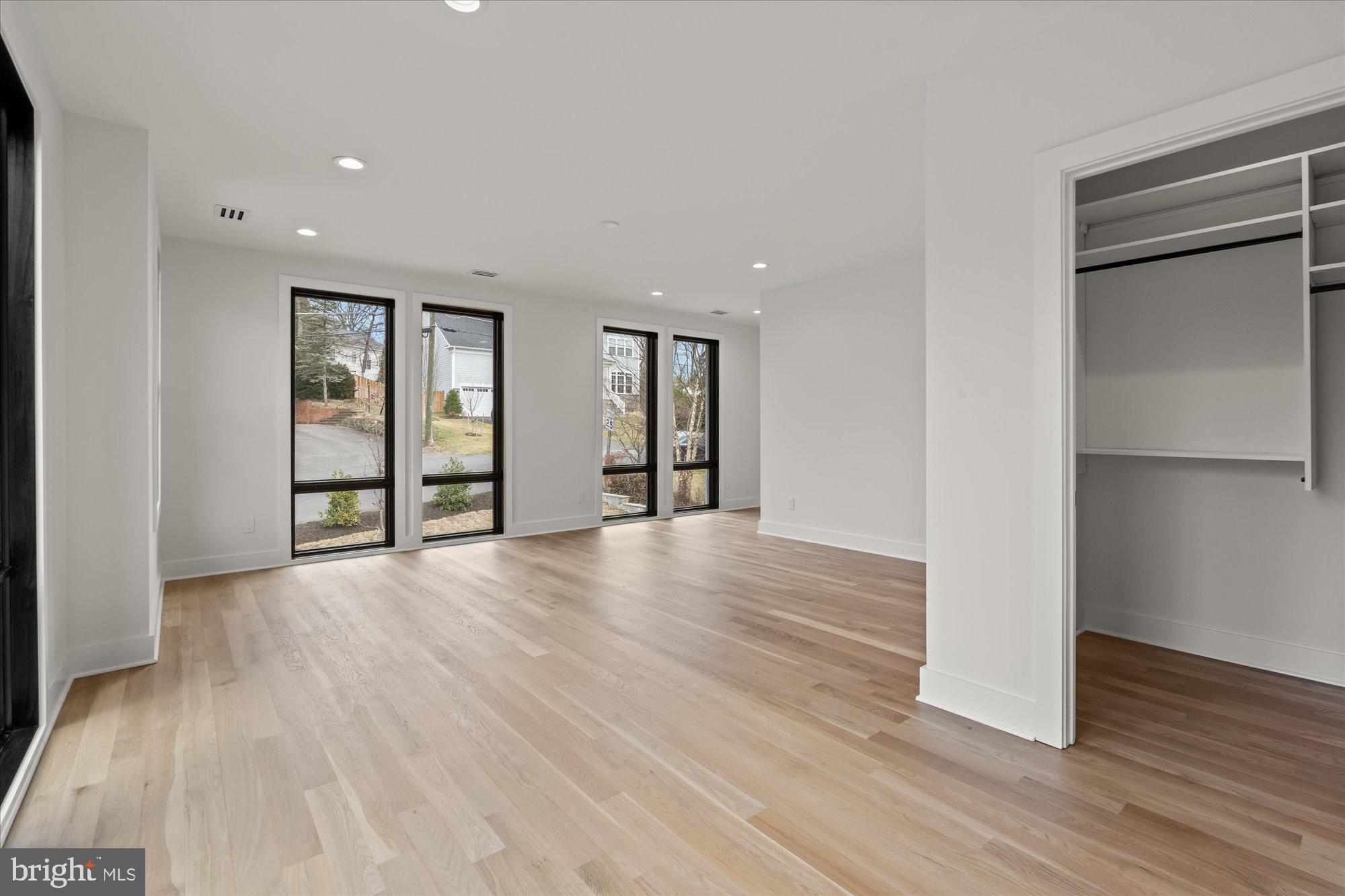 1428 Waggaman Cir