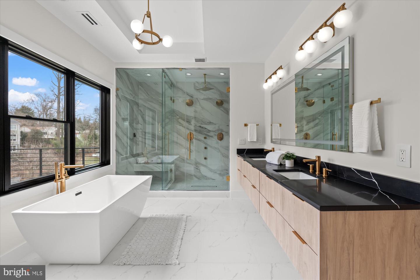 1428 Waggaman Cir