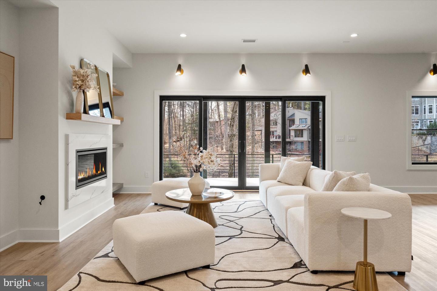 1428 Waggaman Cir