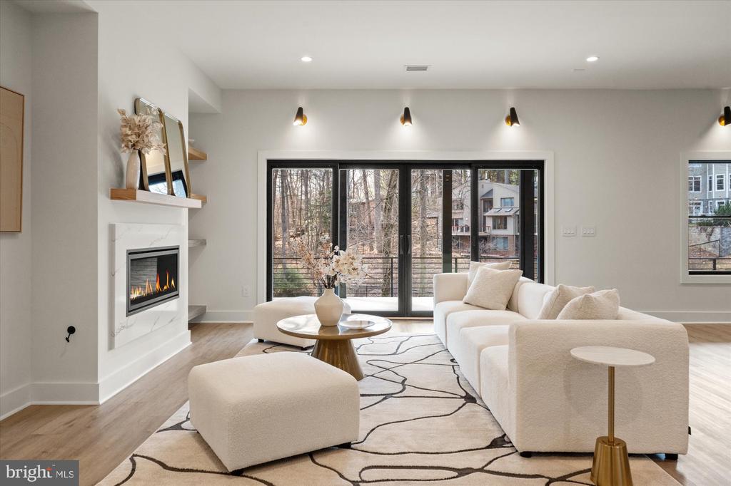 1428 Waggaman Cir