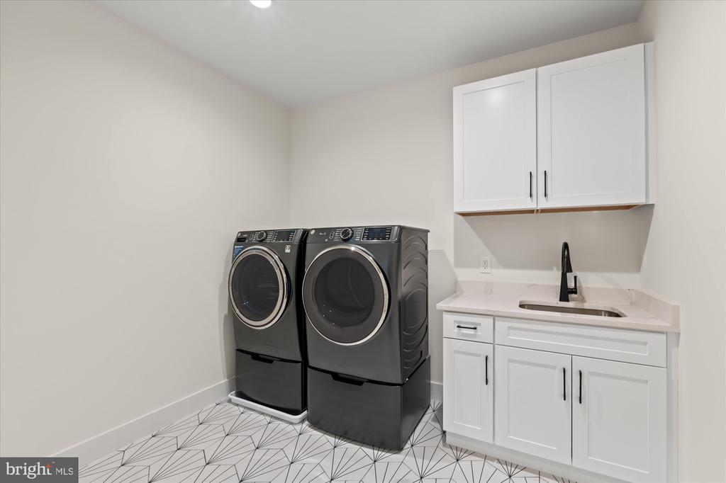 1428 Waggaman Cir