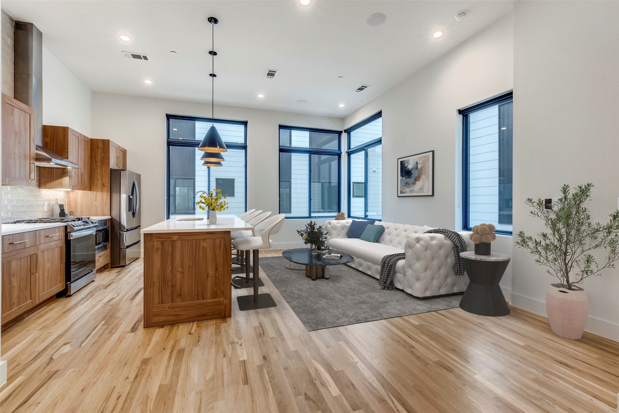 5609 Live Oak Street 502