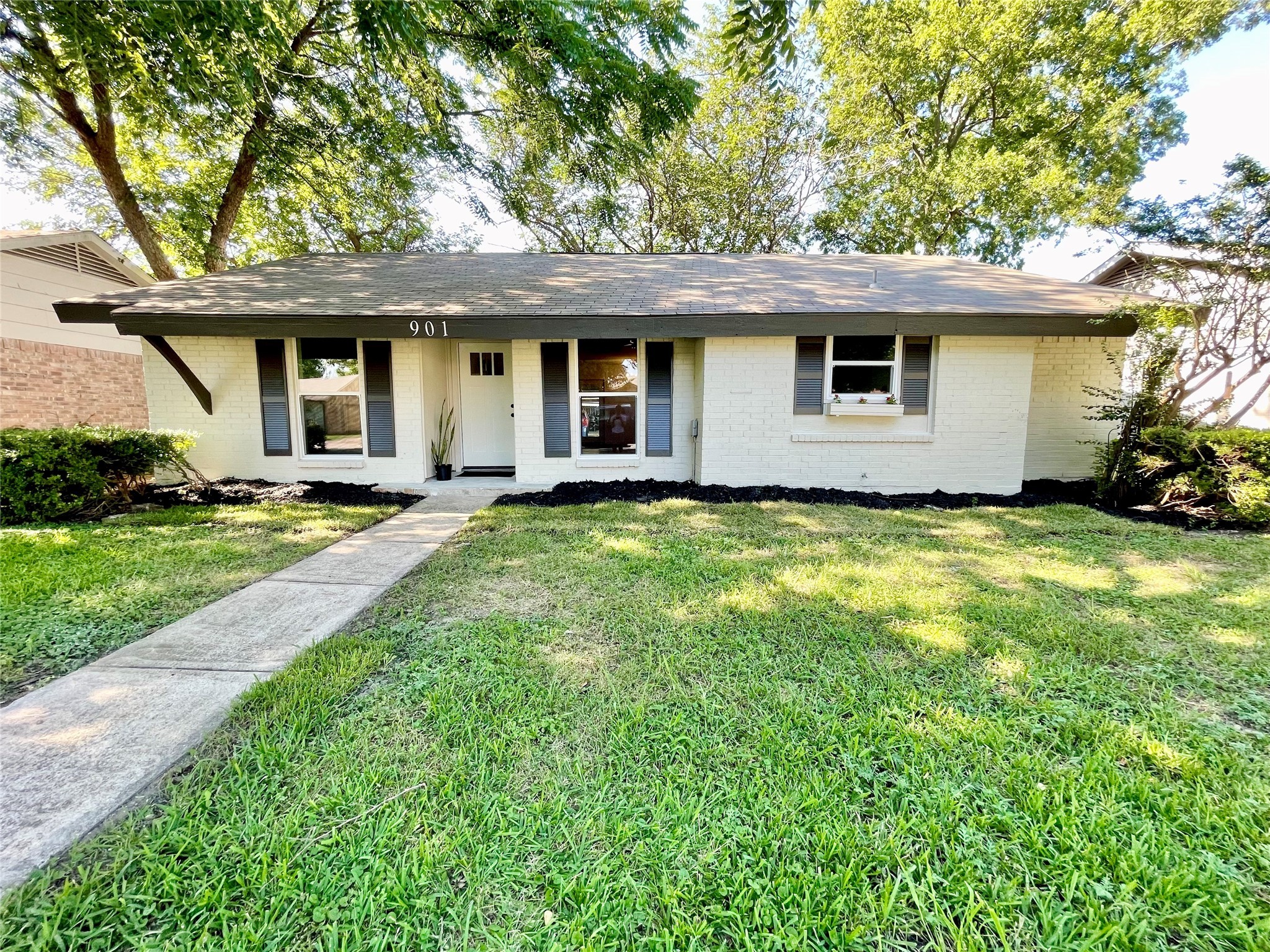901 Grassy Glen Drive