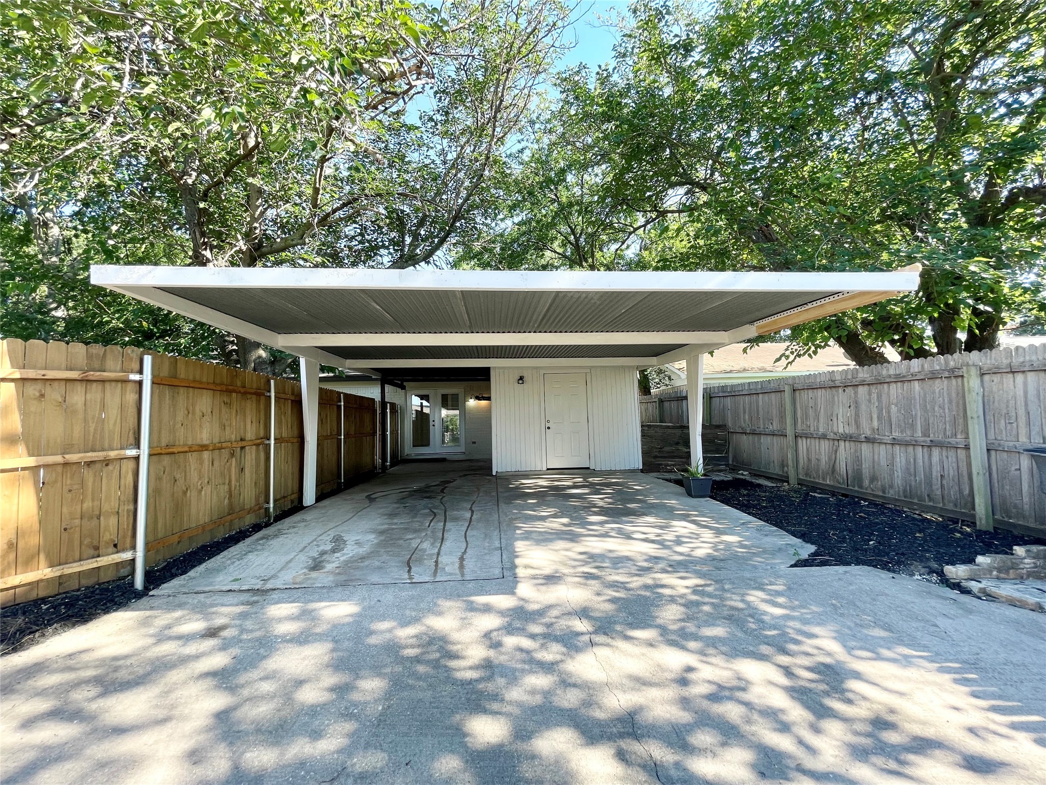 901 Grassy Glen Drive
