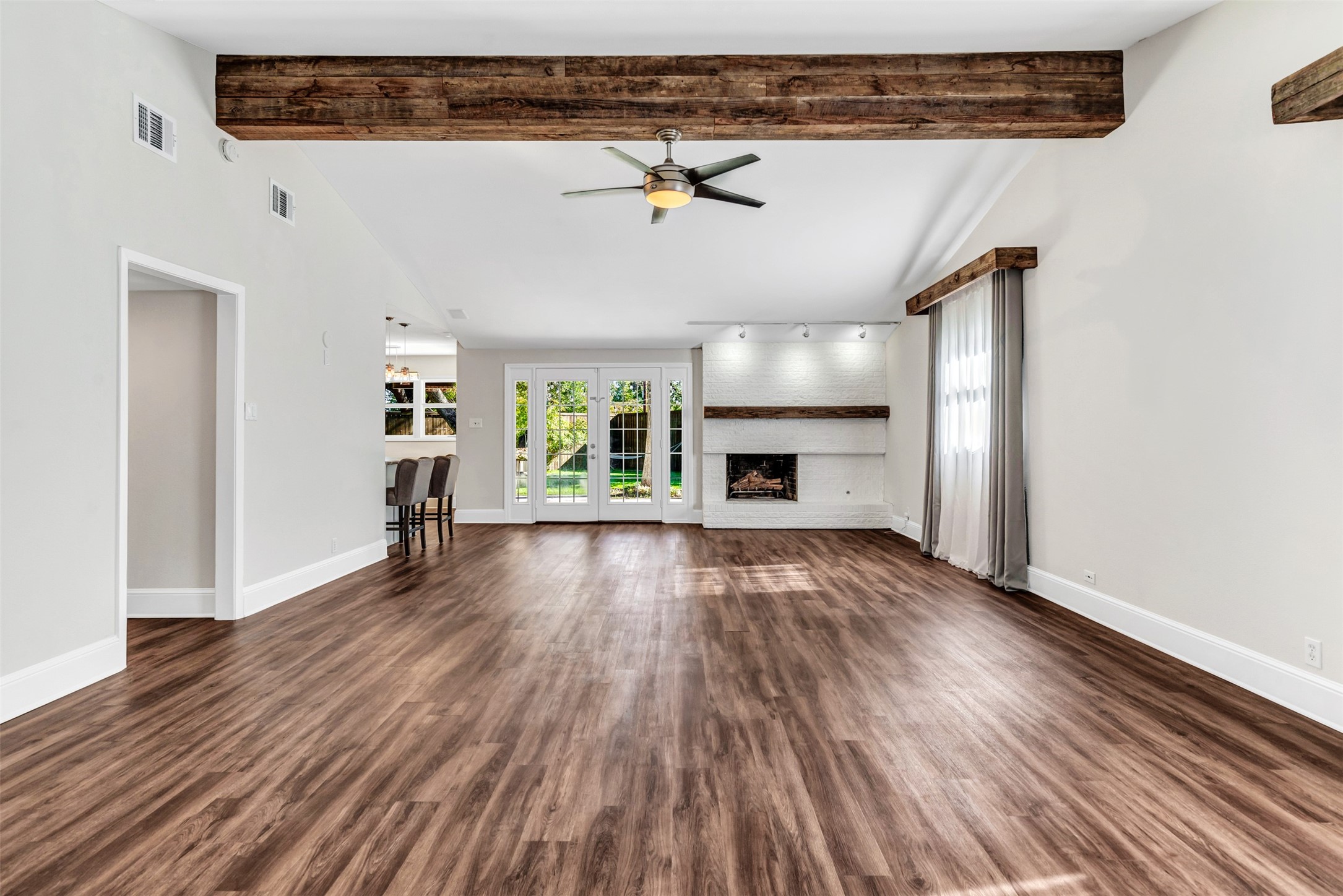 1516 LOMITA Drive