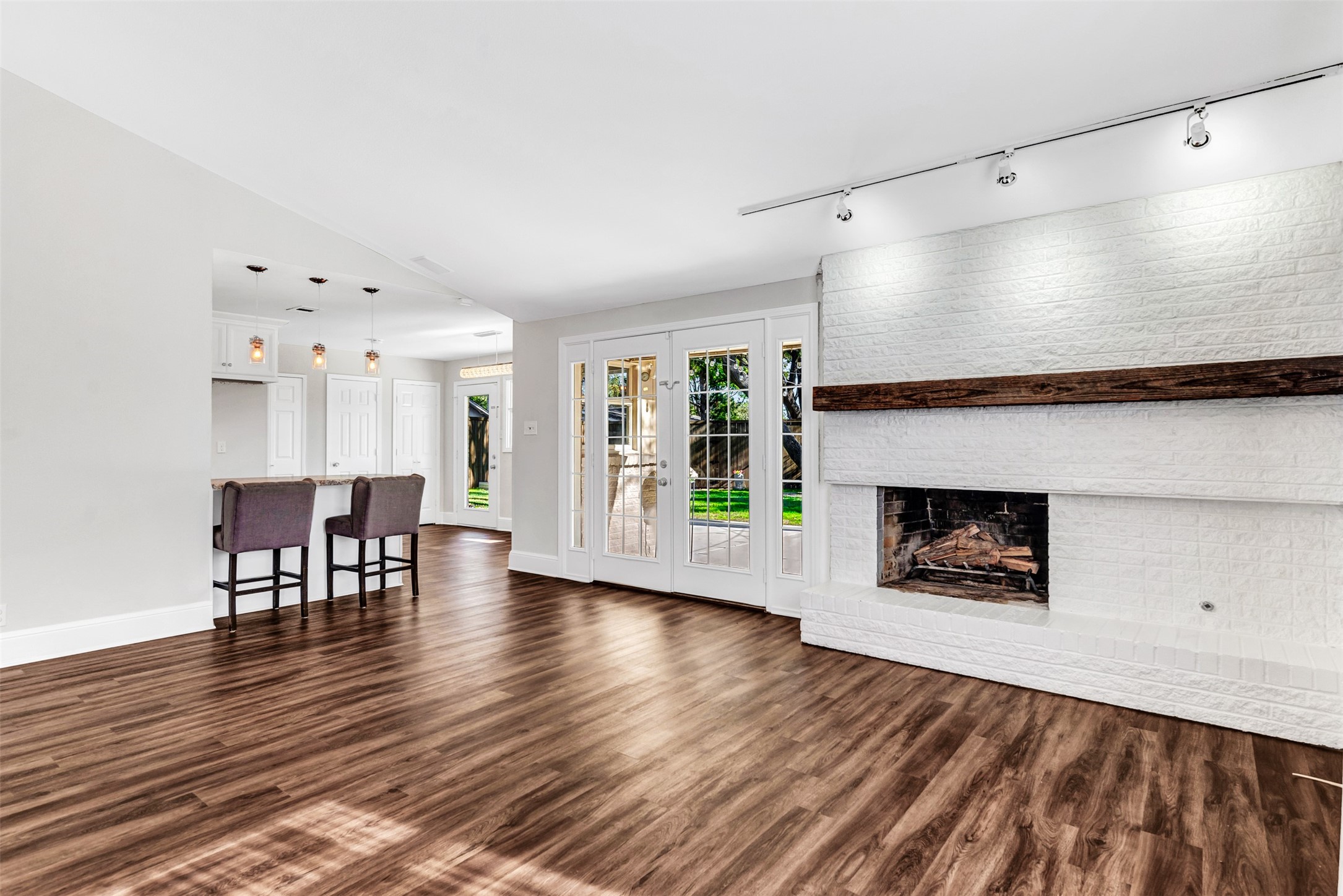 1516 LOMITA Drive