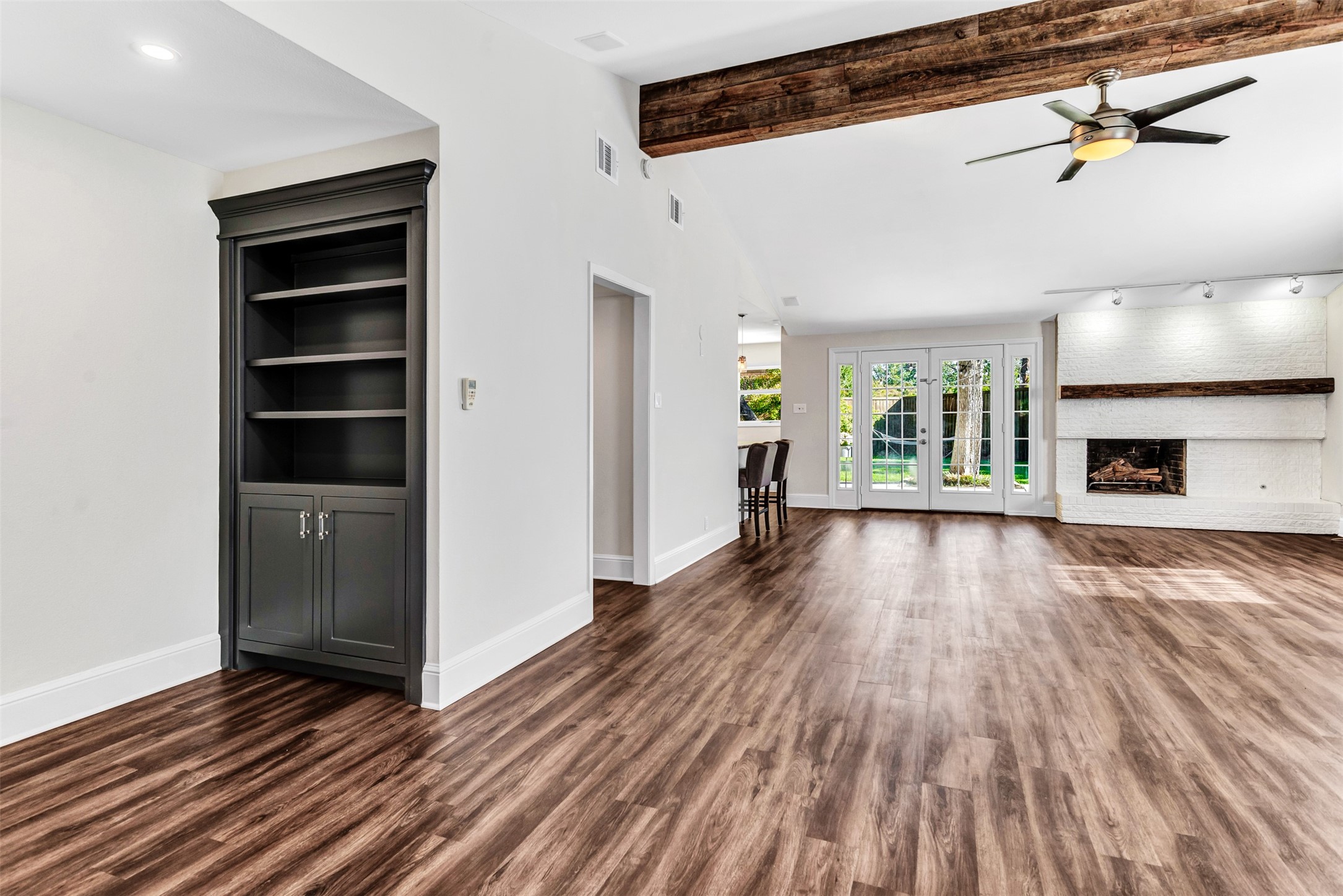 1516 LOMITA Drive