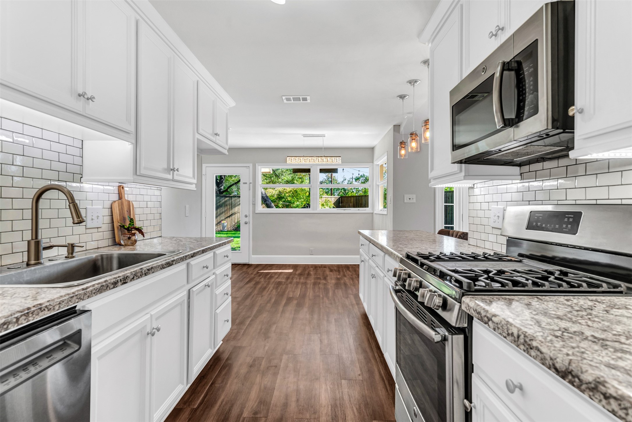 1516 LOMITA Drive