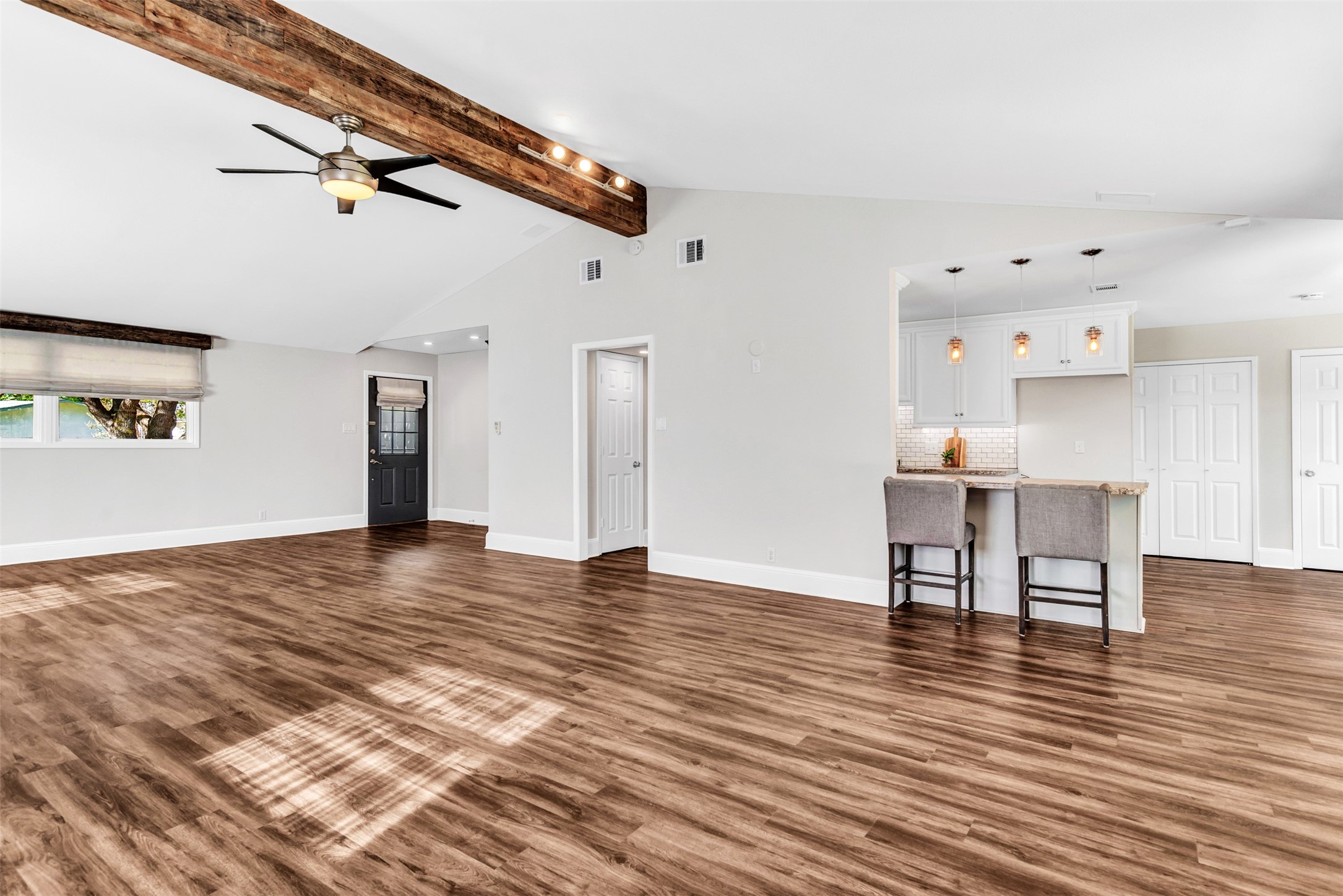 1516 LOMITA Drive