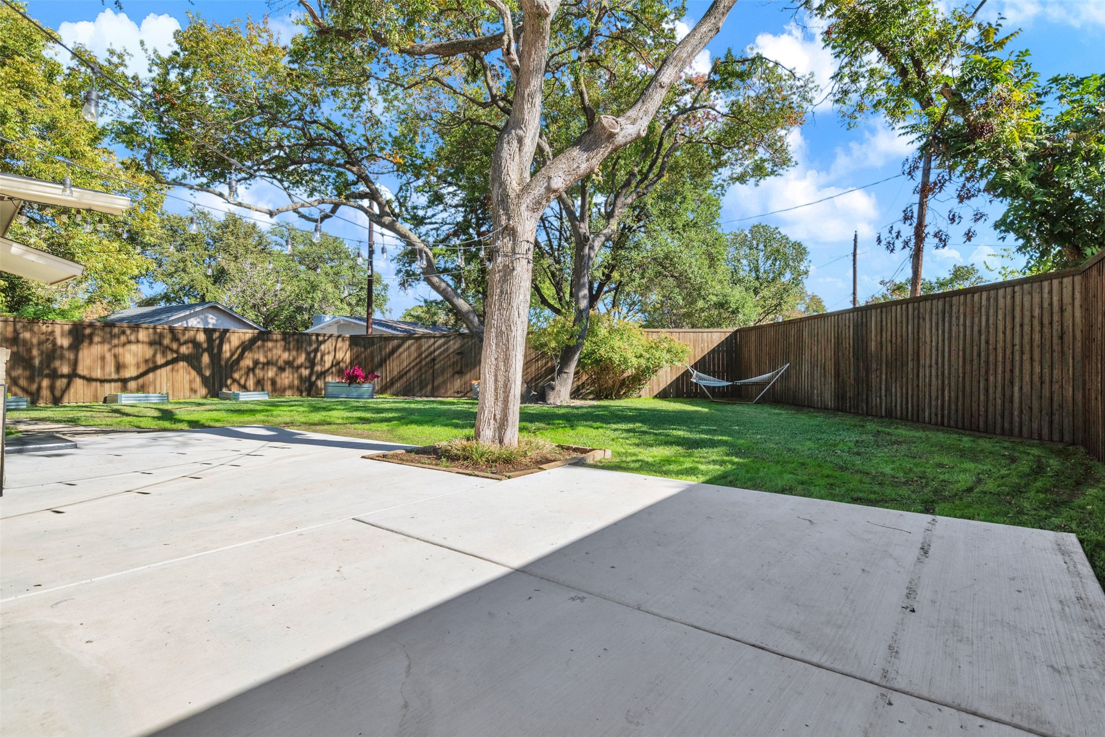1516 LOMITA Drive