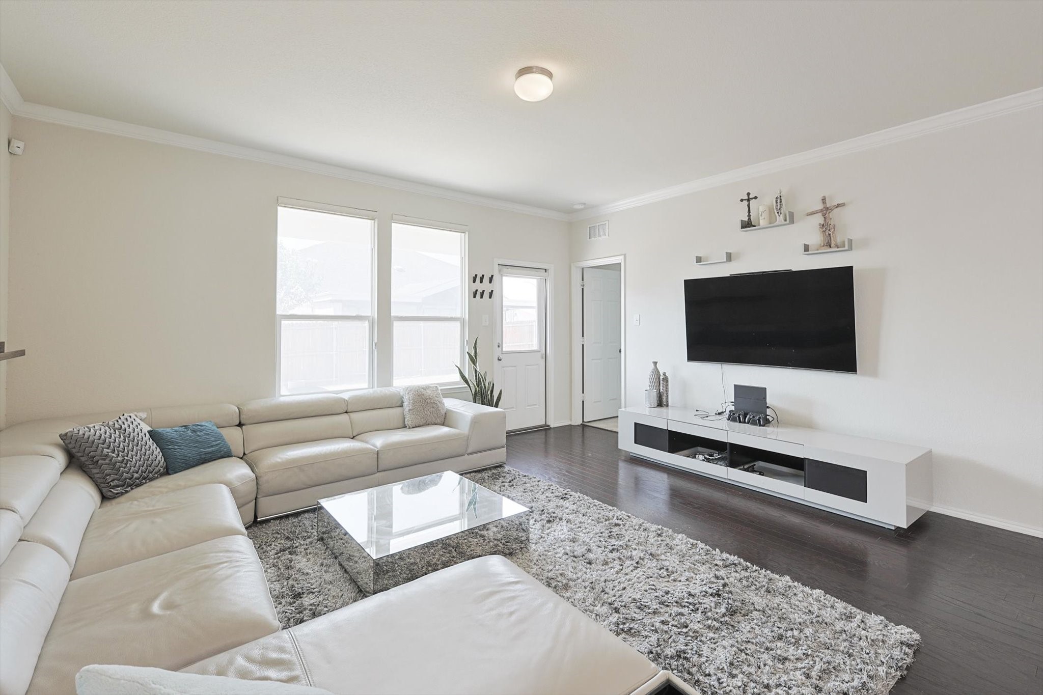 2404 Barzona Drive