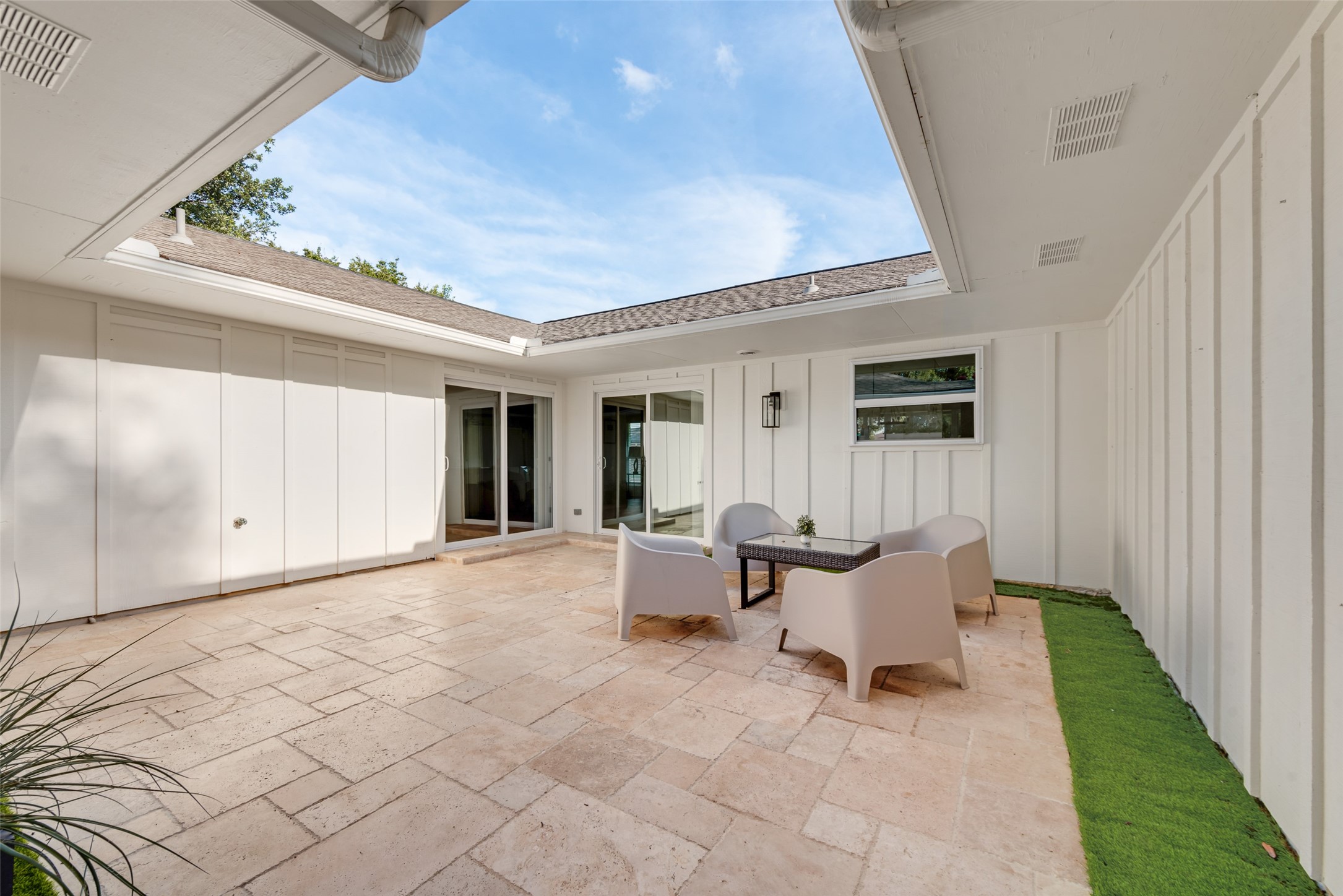 7429 Tangleglen Drive