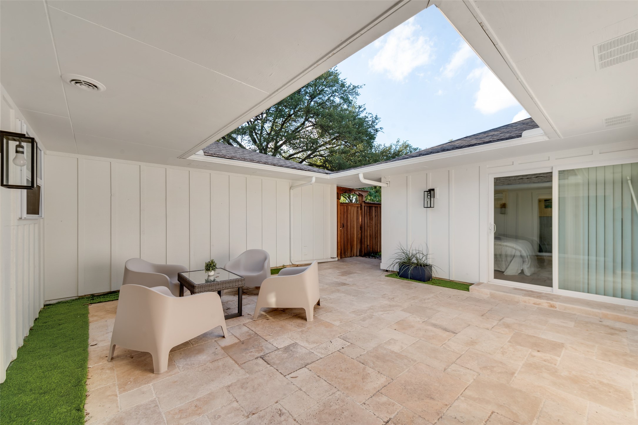 7429 Tangleglen Drive