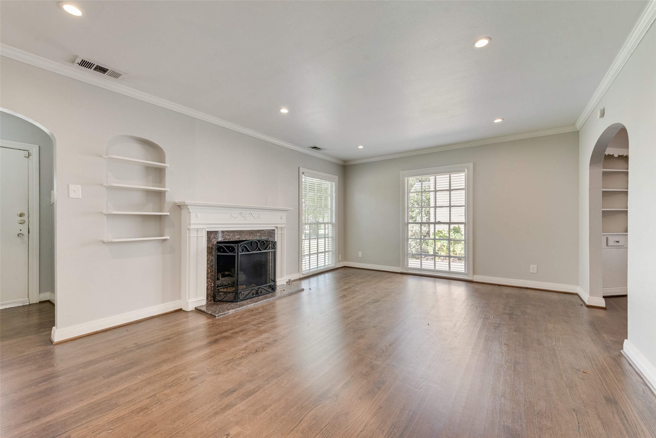 6055 Ellsworth Avenue