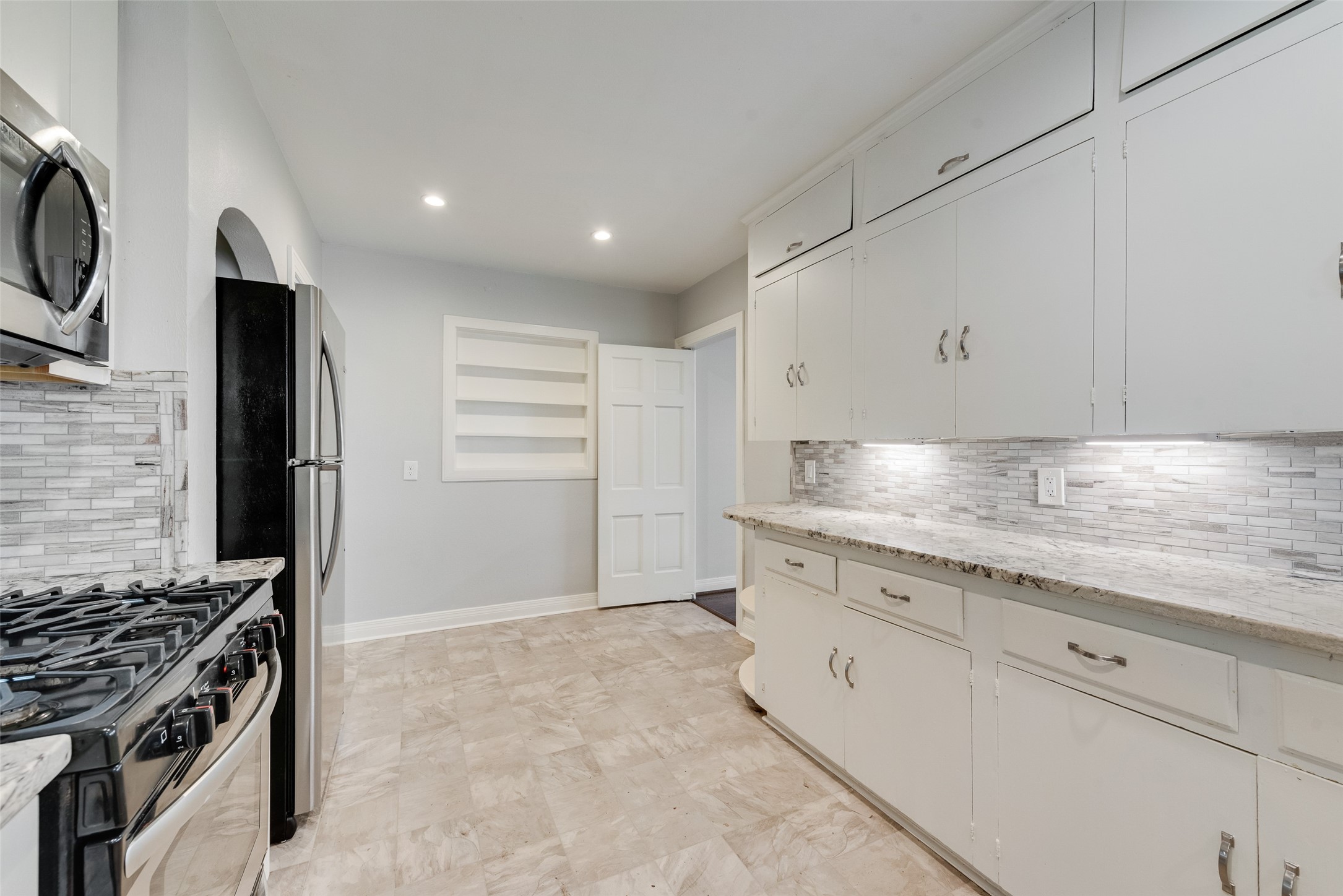 6055 Ellsworth Avenue