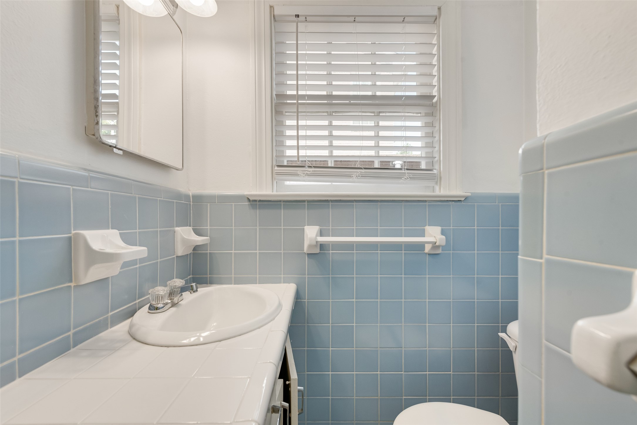 6055 Ellsworth Avenue