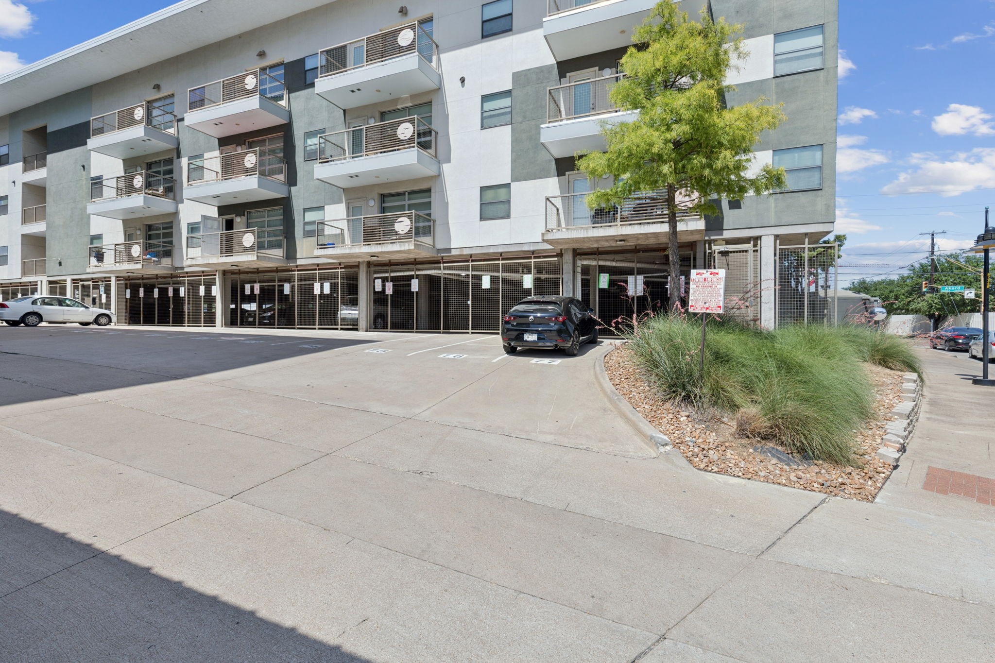 1111 S Akard Street 307