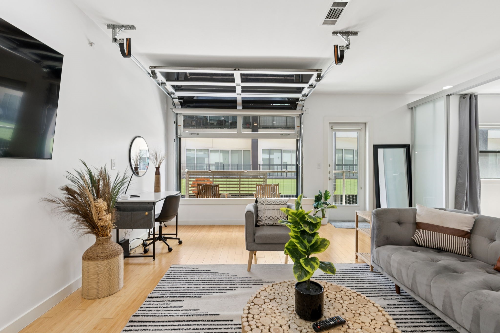 1111 S Akard Street 307