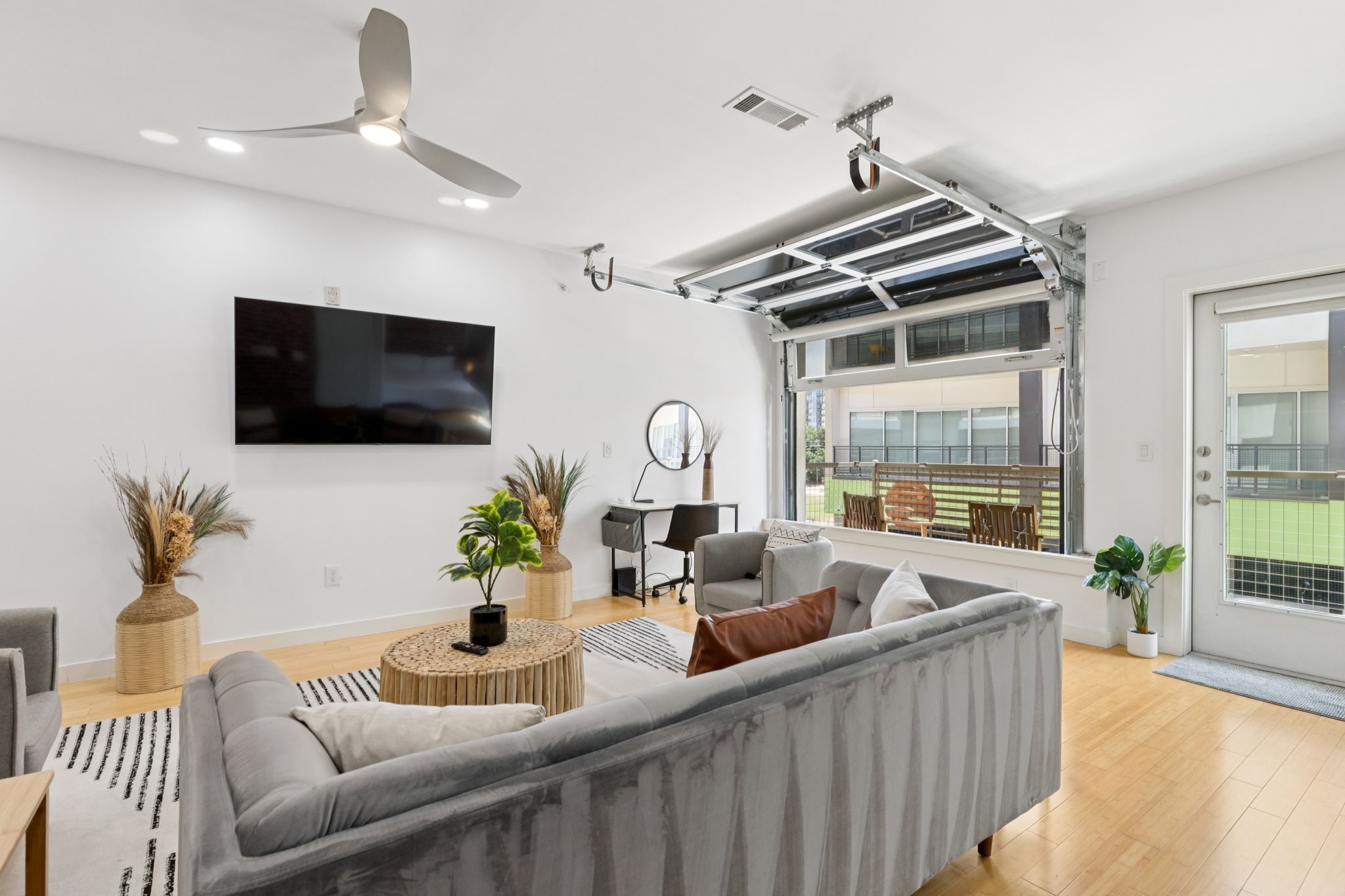 1111 S Akard Street 307