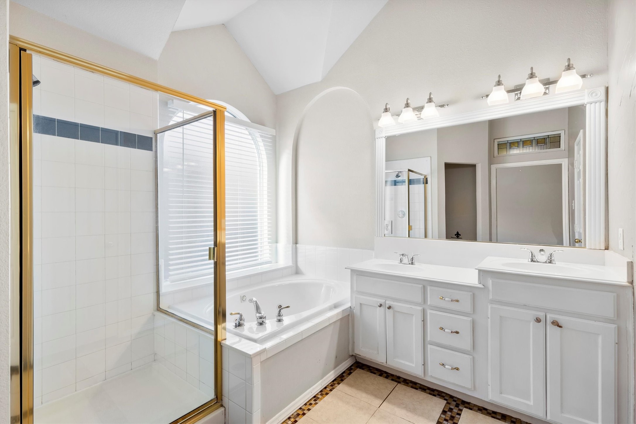 10813 Dry Creek Lane