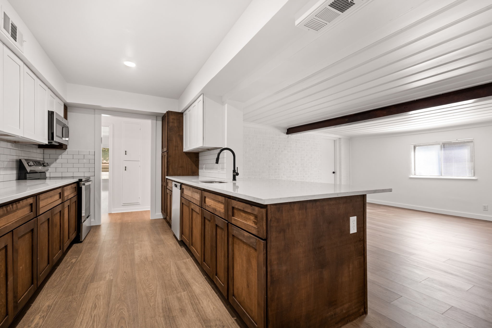 7292 Hardisty Street