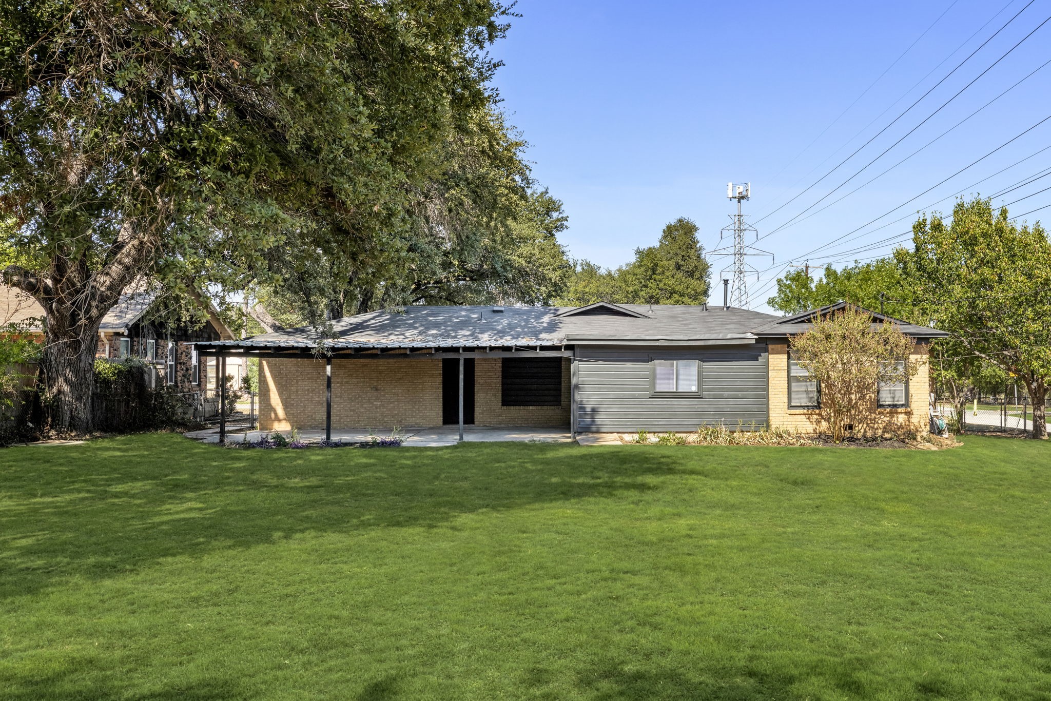 7292 Hardisty Street