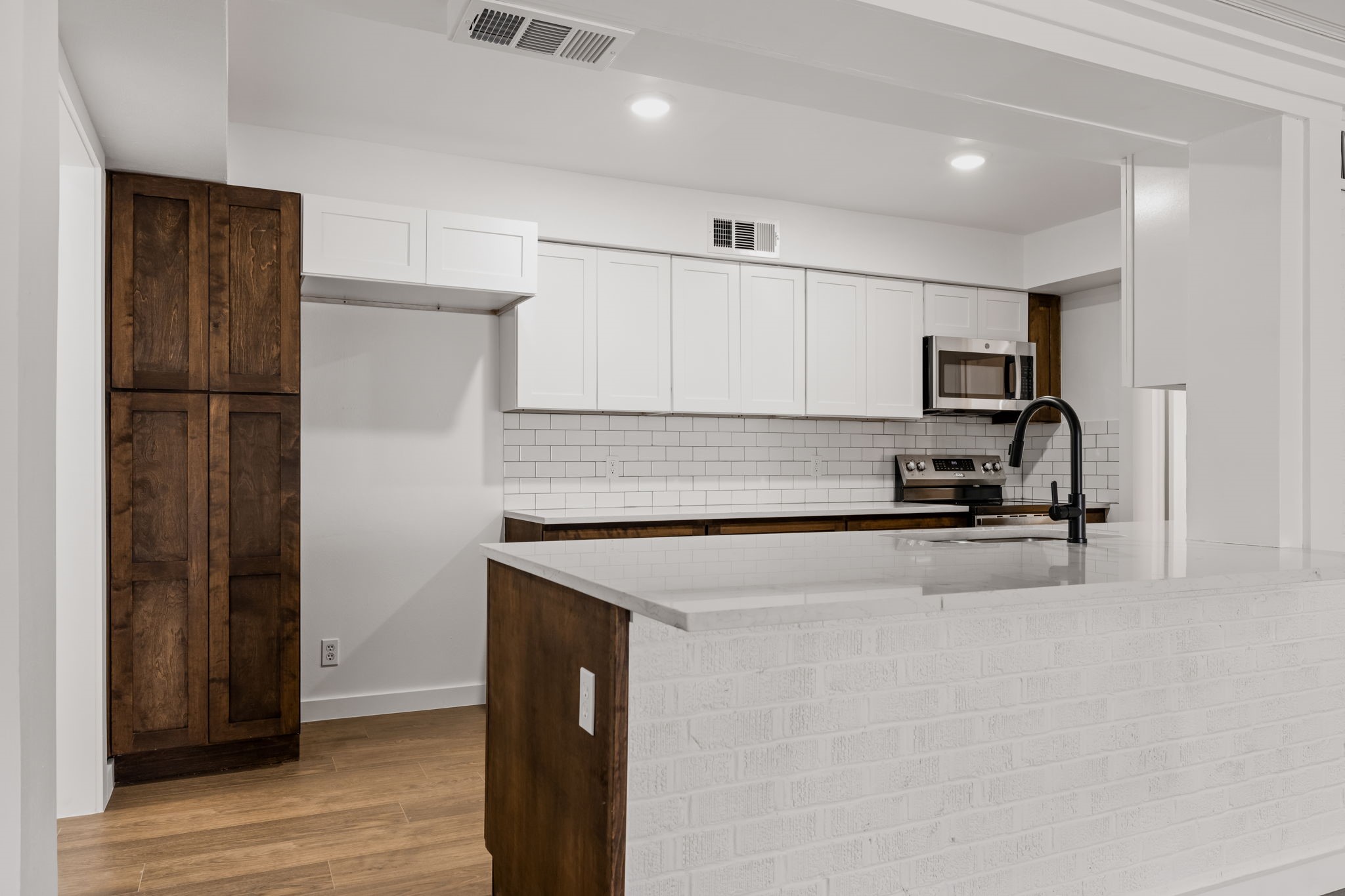 7292 Hardisty Street