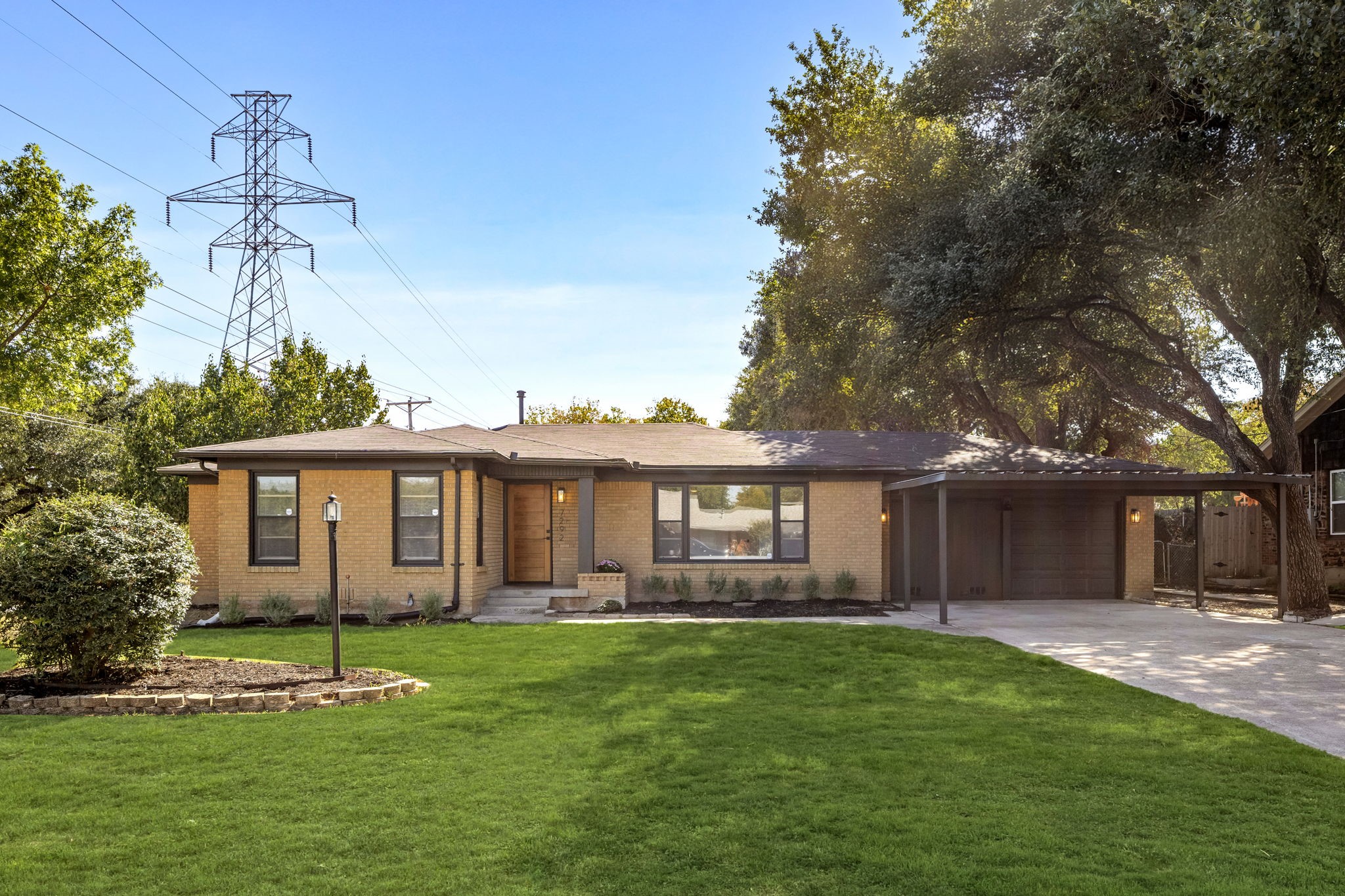 7292 Hardisty Street