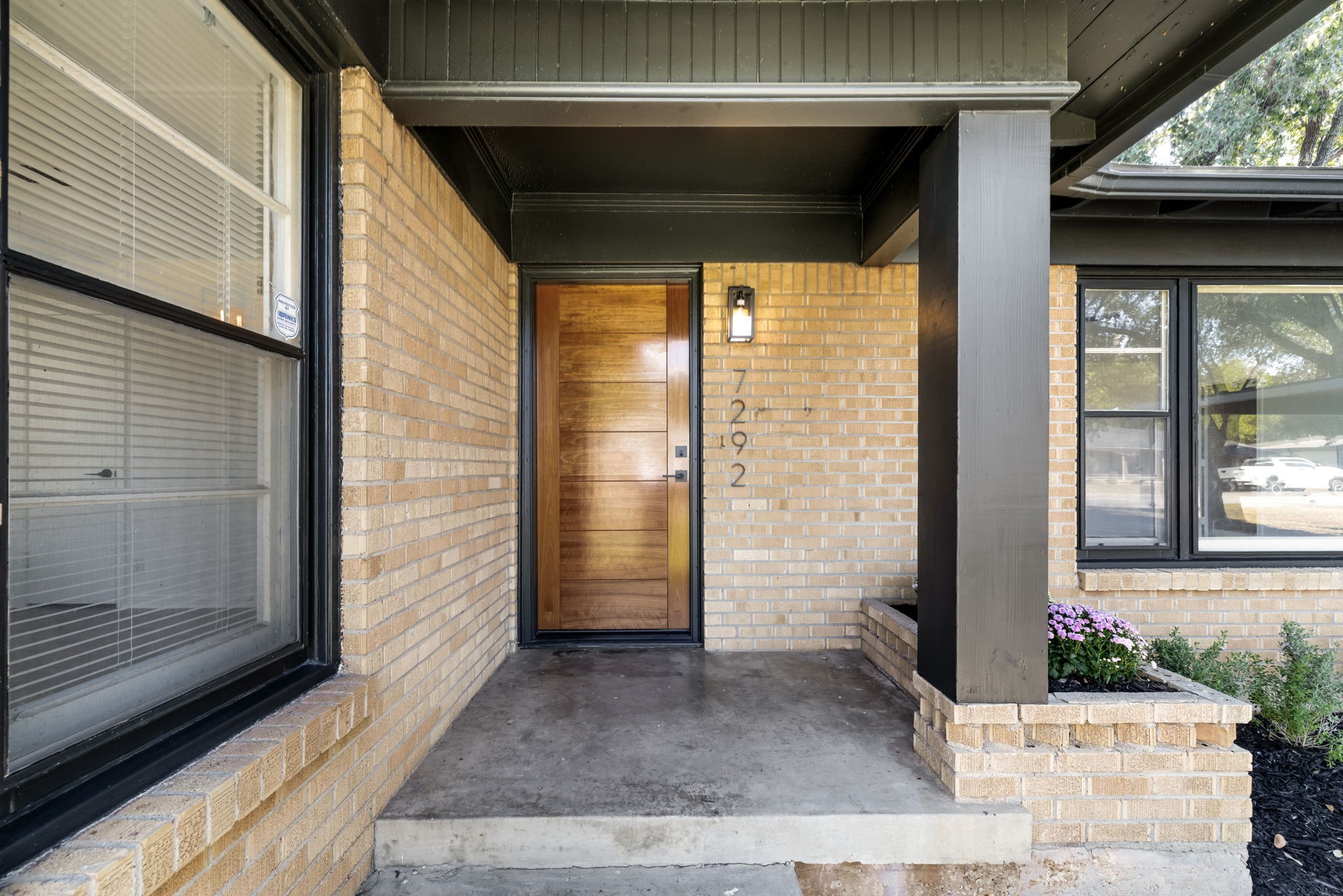 7292 Hardisty Street