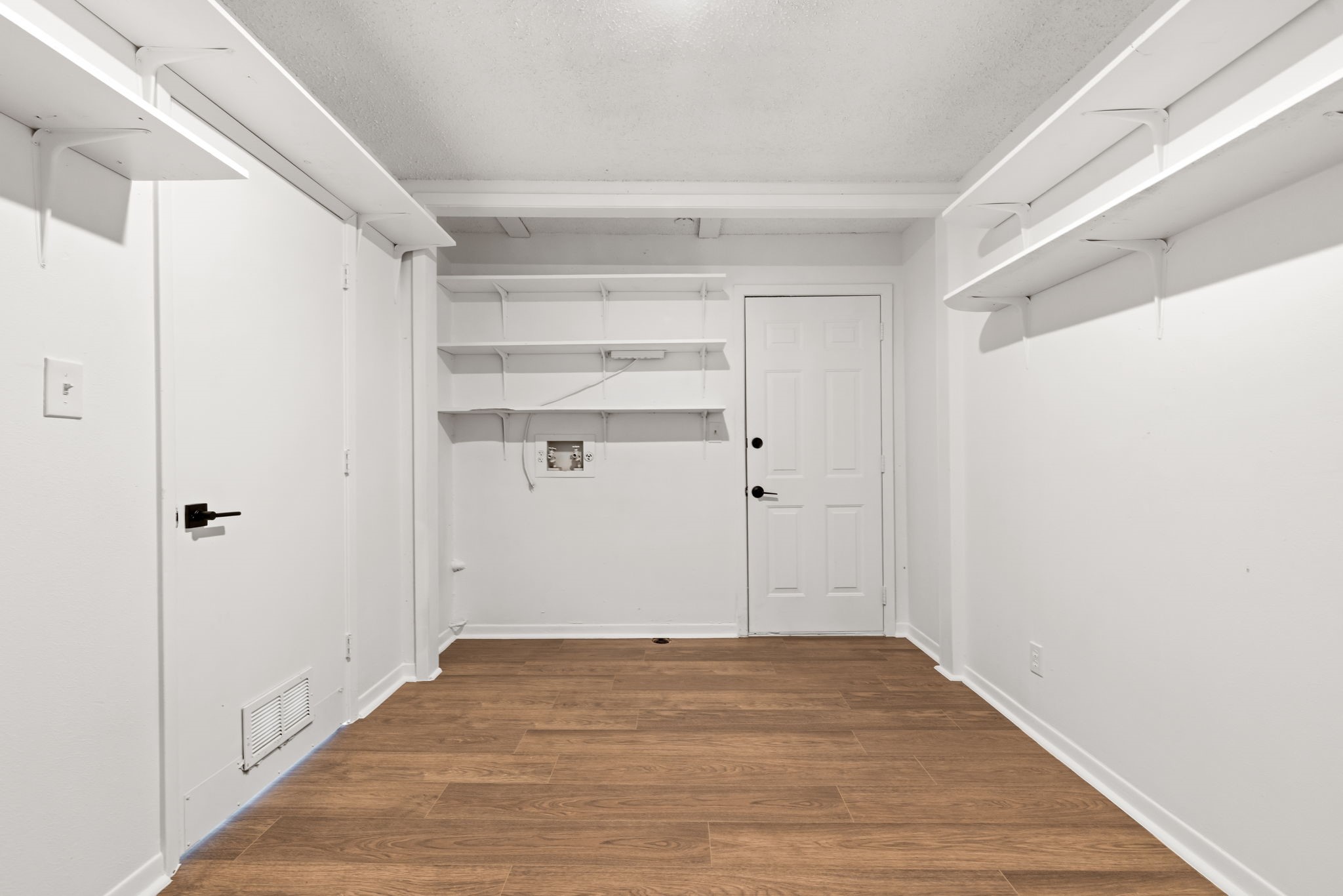 7292 Hardisty Street