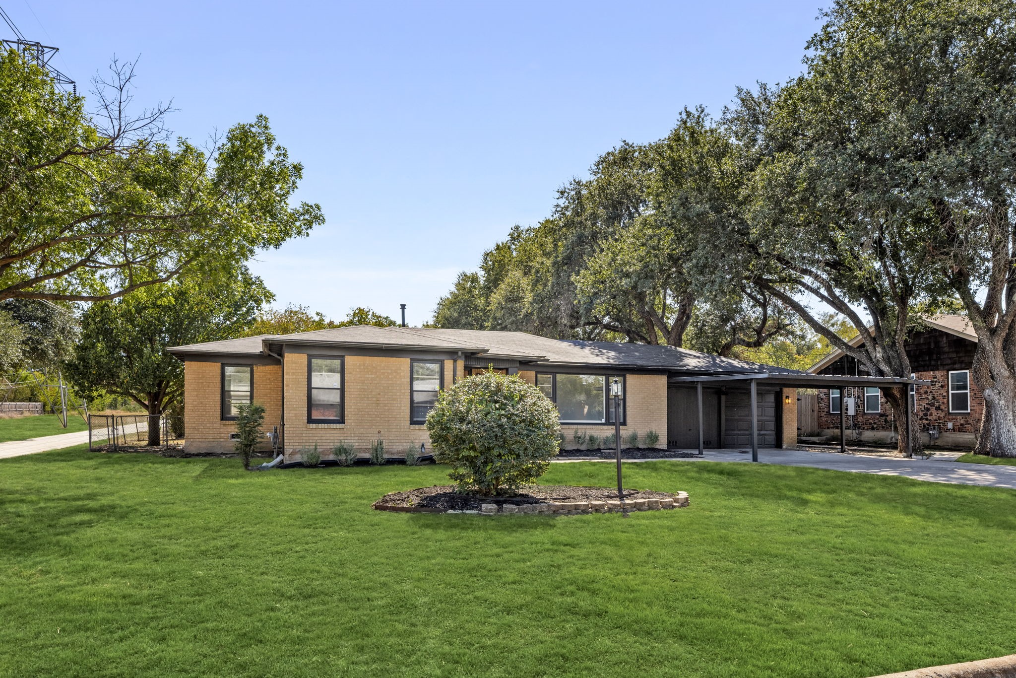 7292 Hardisty Street