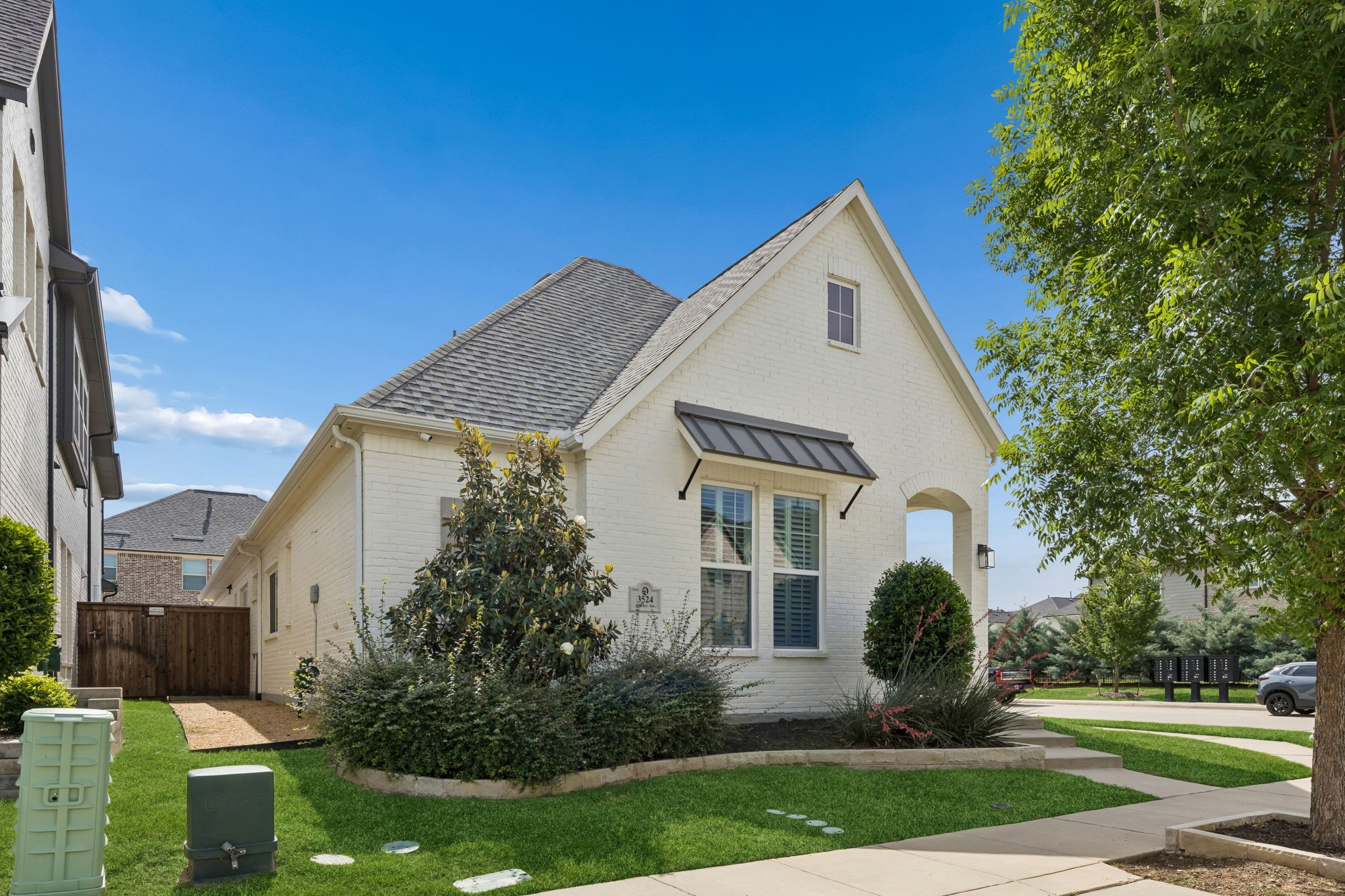 3524 E Cheney Avenue