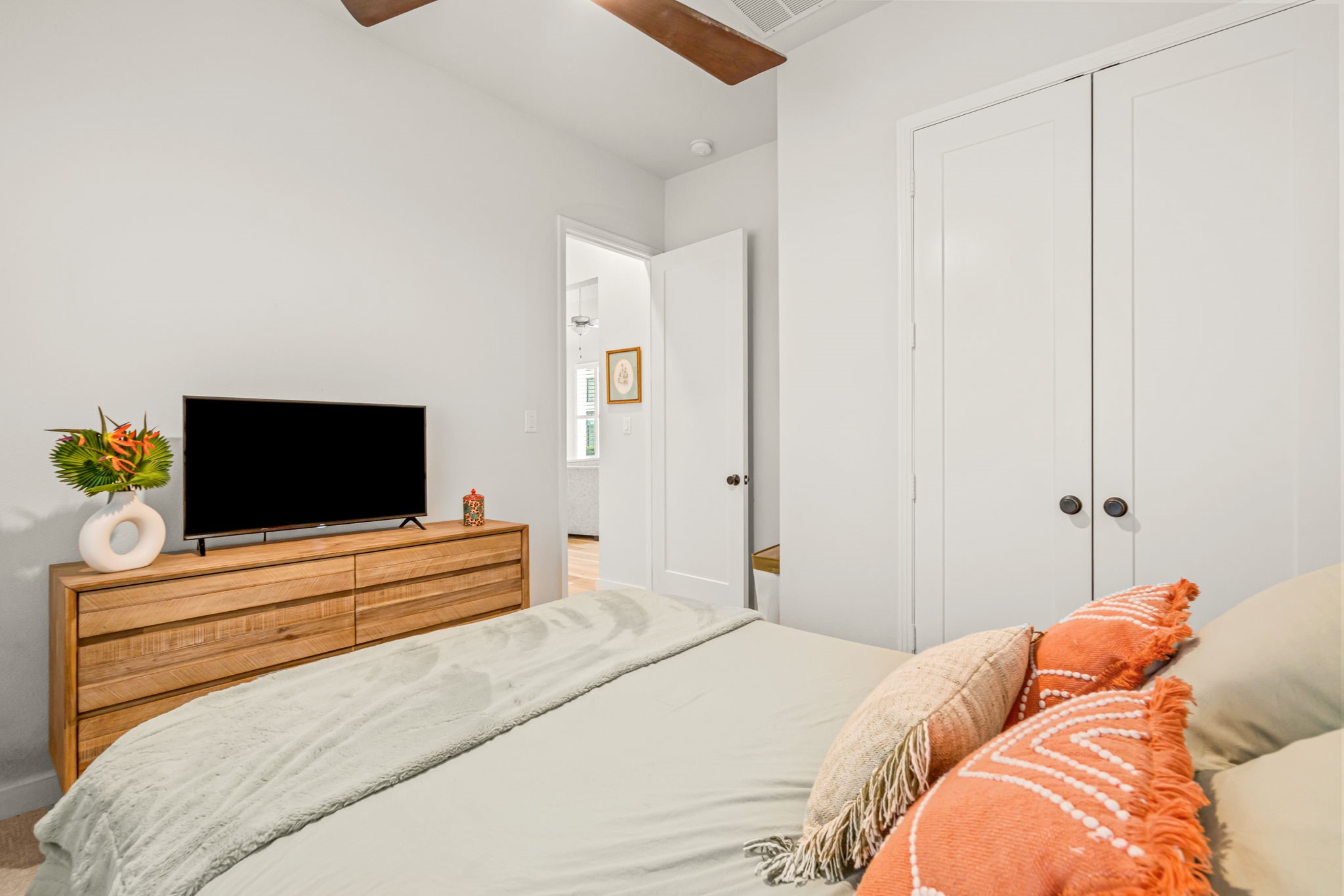 3524 E Cheney Avenue