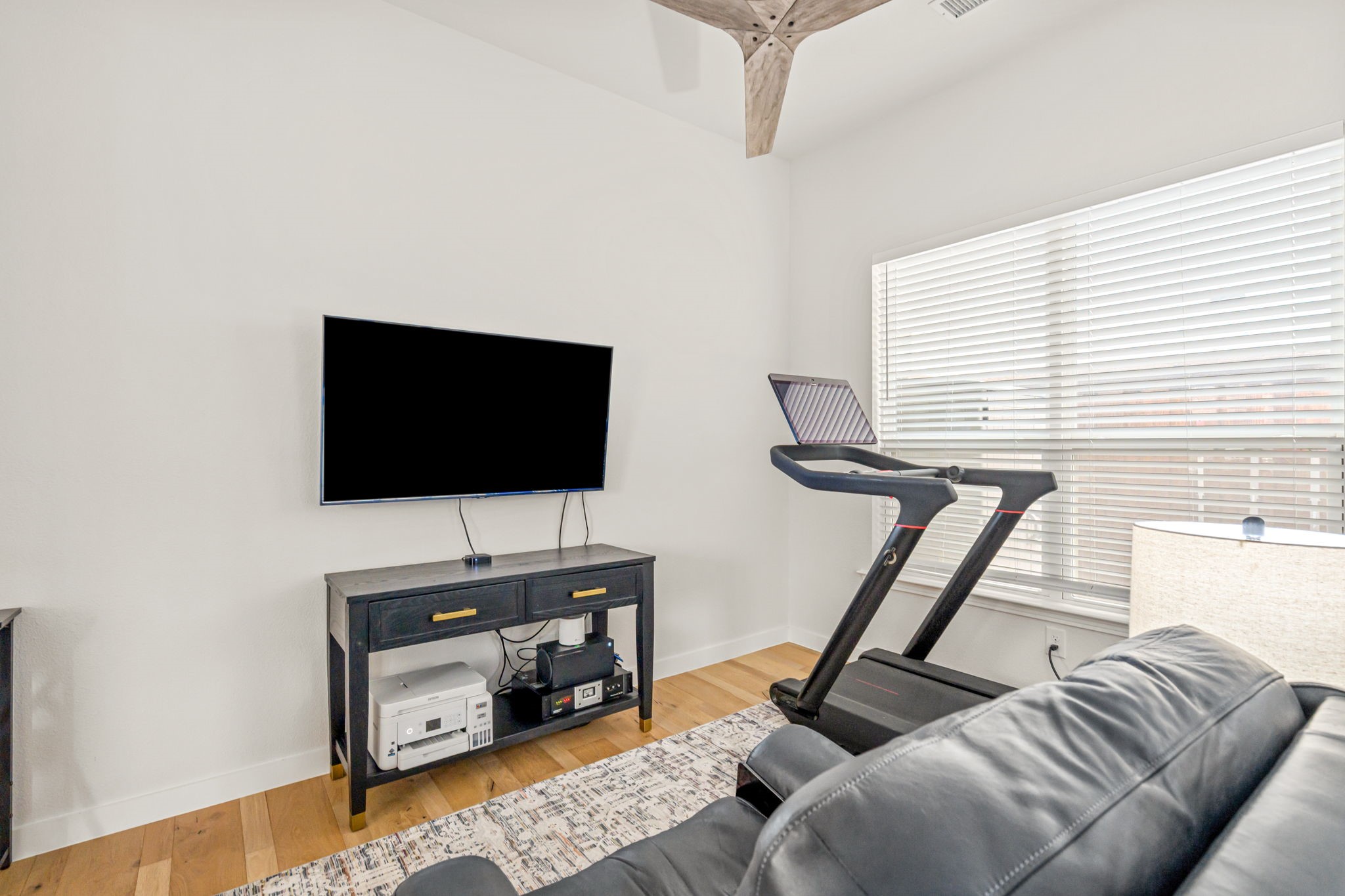 3524 E Cheney Avenue