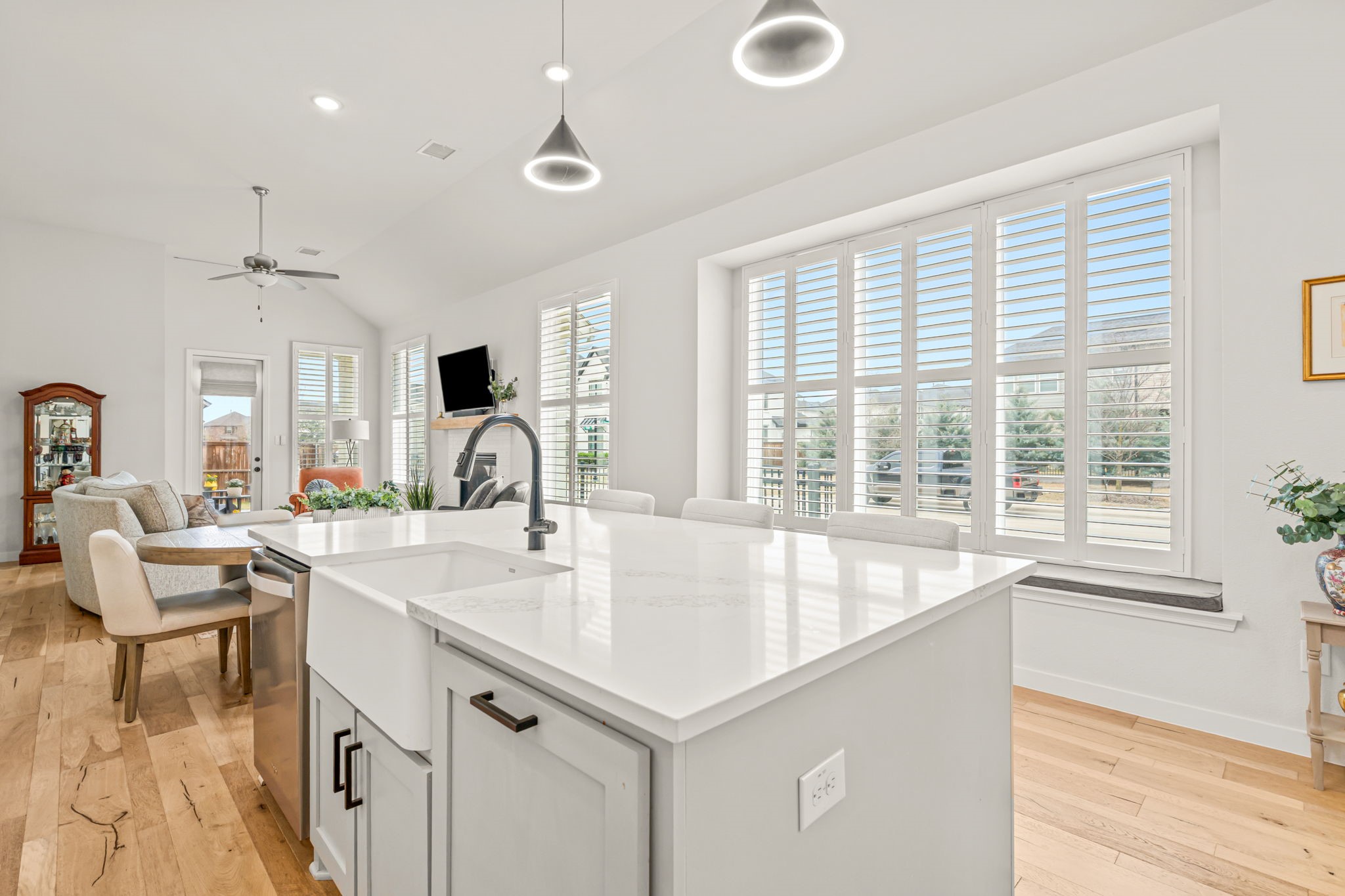 3524 E Cheney Avenue