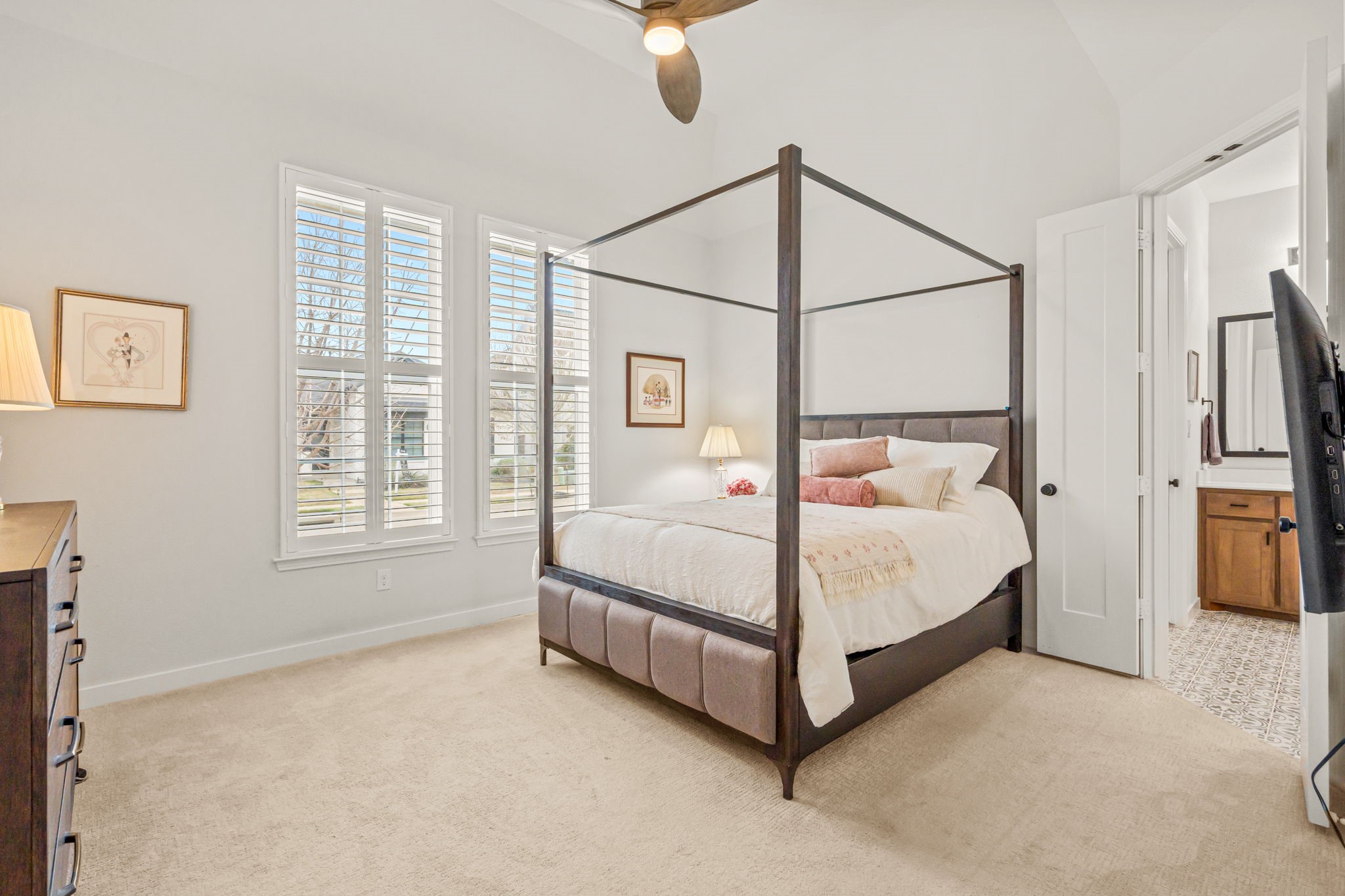 3524 E Cheney Avenue