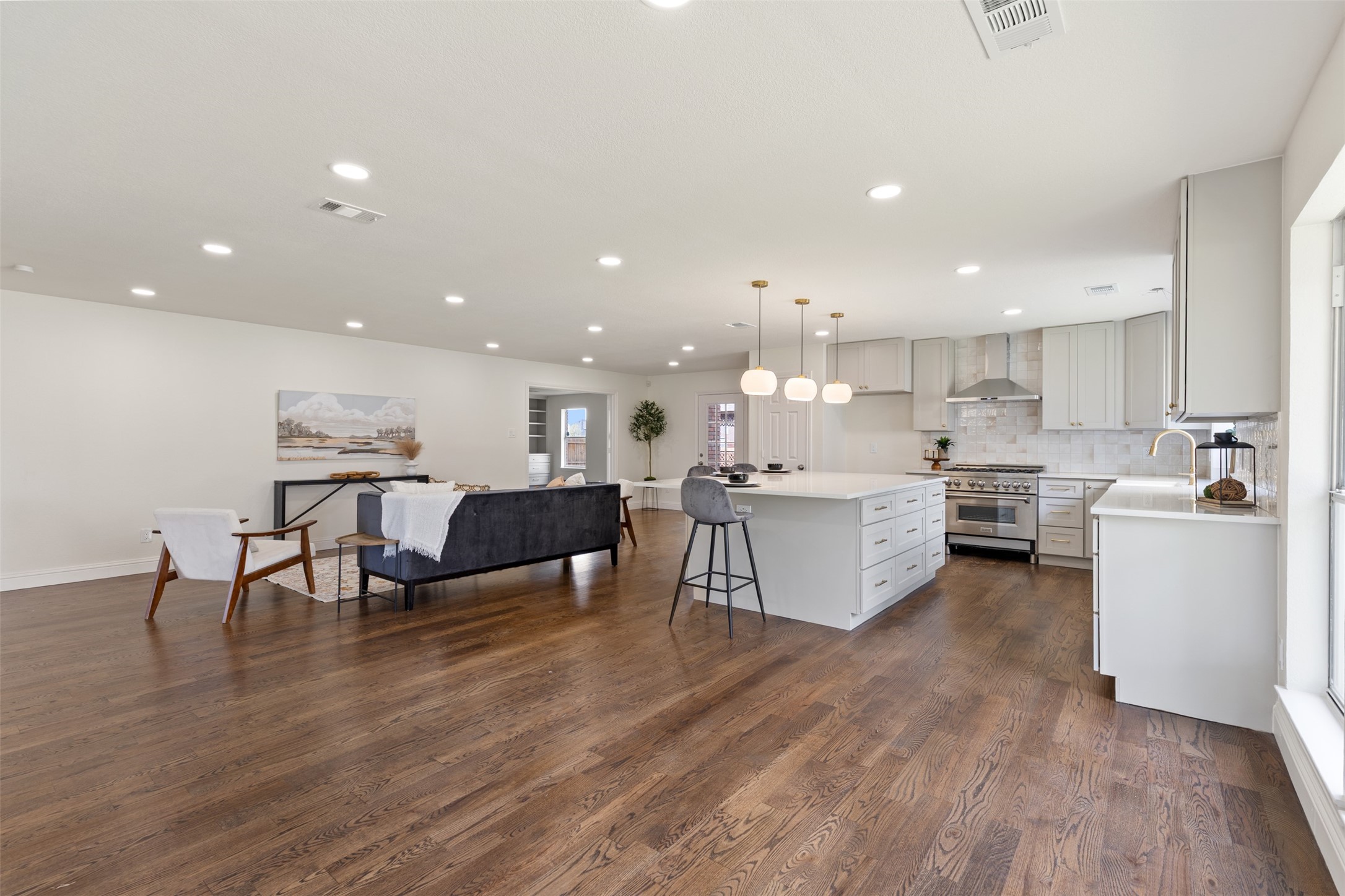 5421 Palace Drive