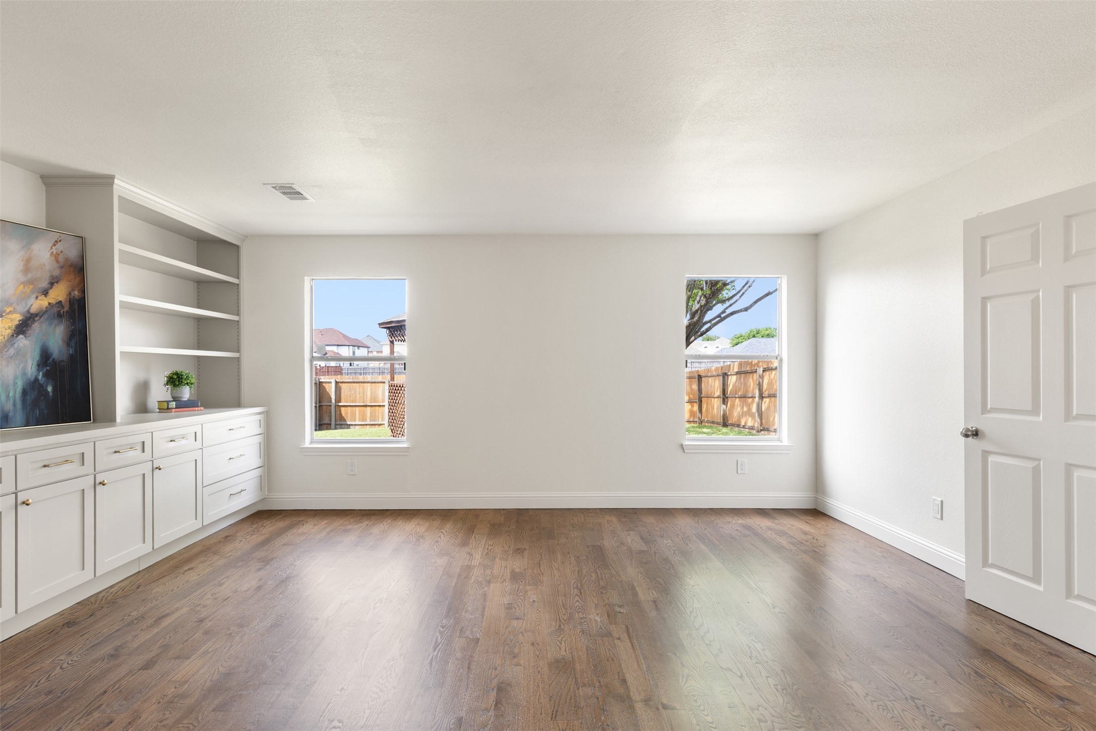 5421 Palace Drive