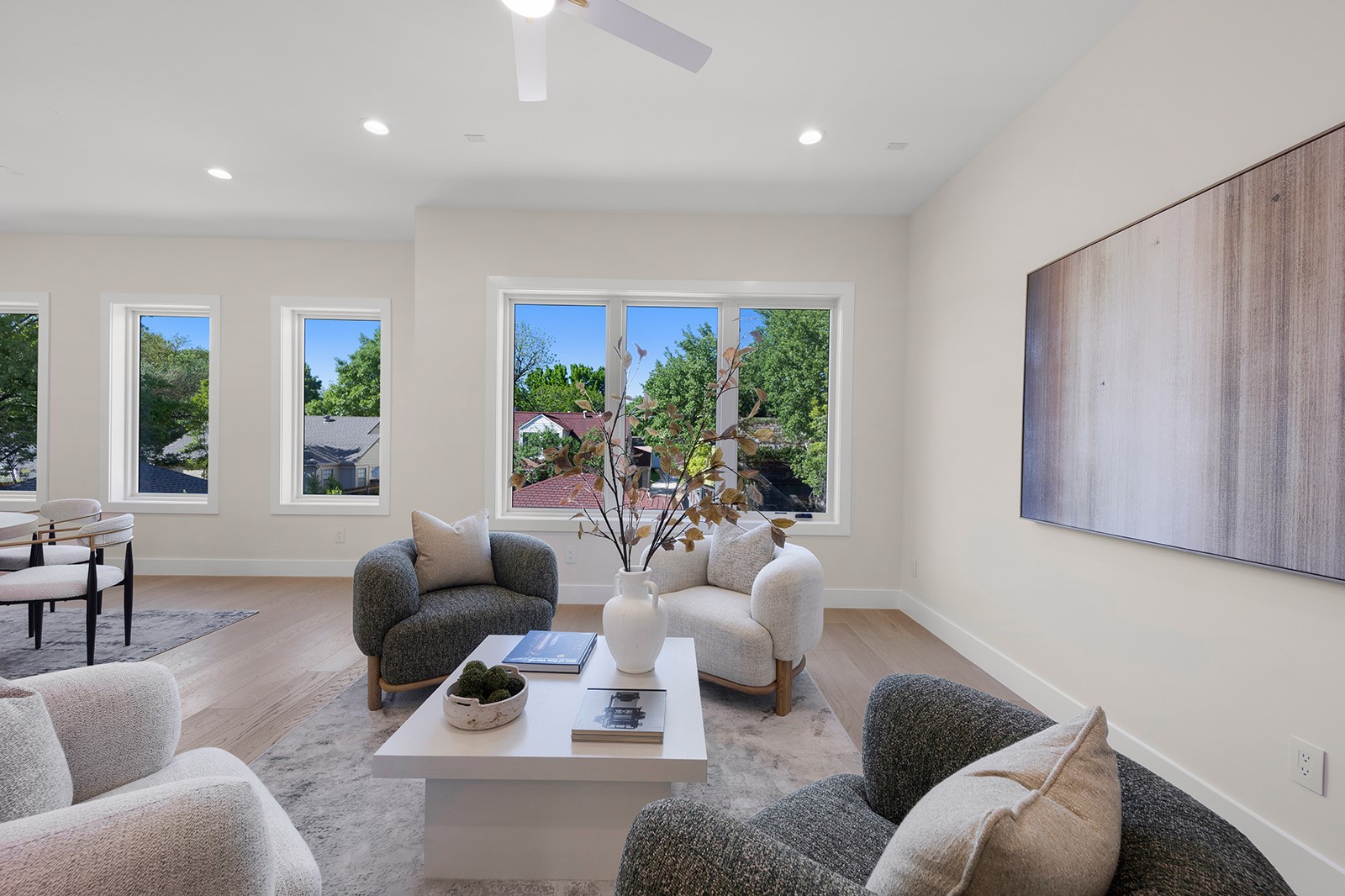 6055 Ellsworth Avenue