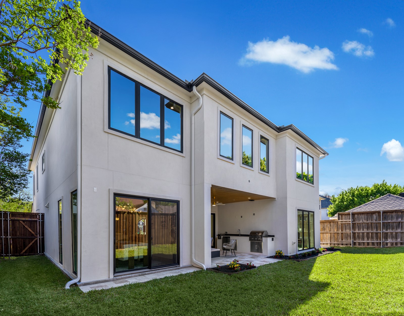 6055 Ellsworth Avenue