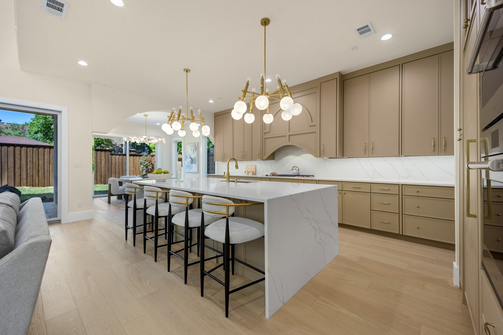 6055 Ellsworth Avenue