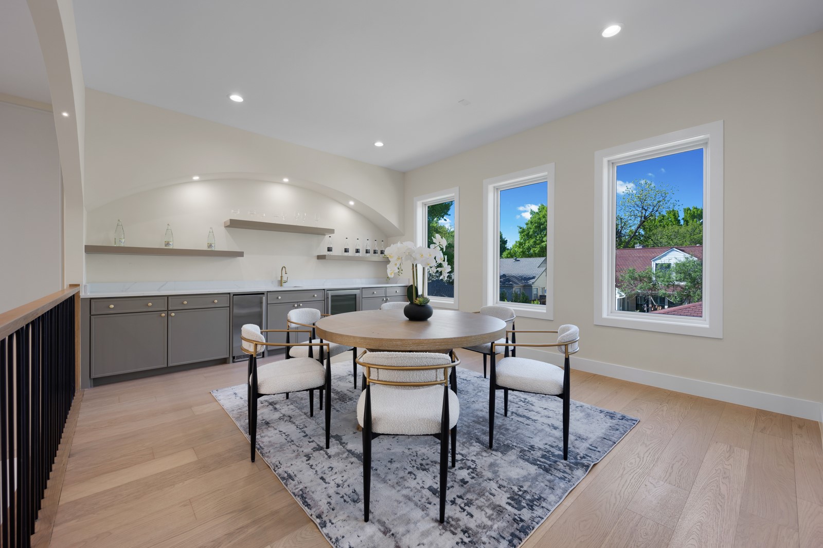 6055 Ellsworth Avenue