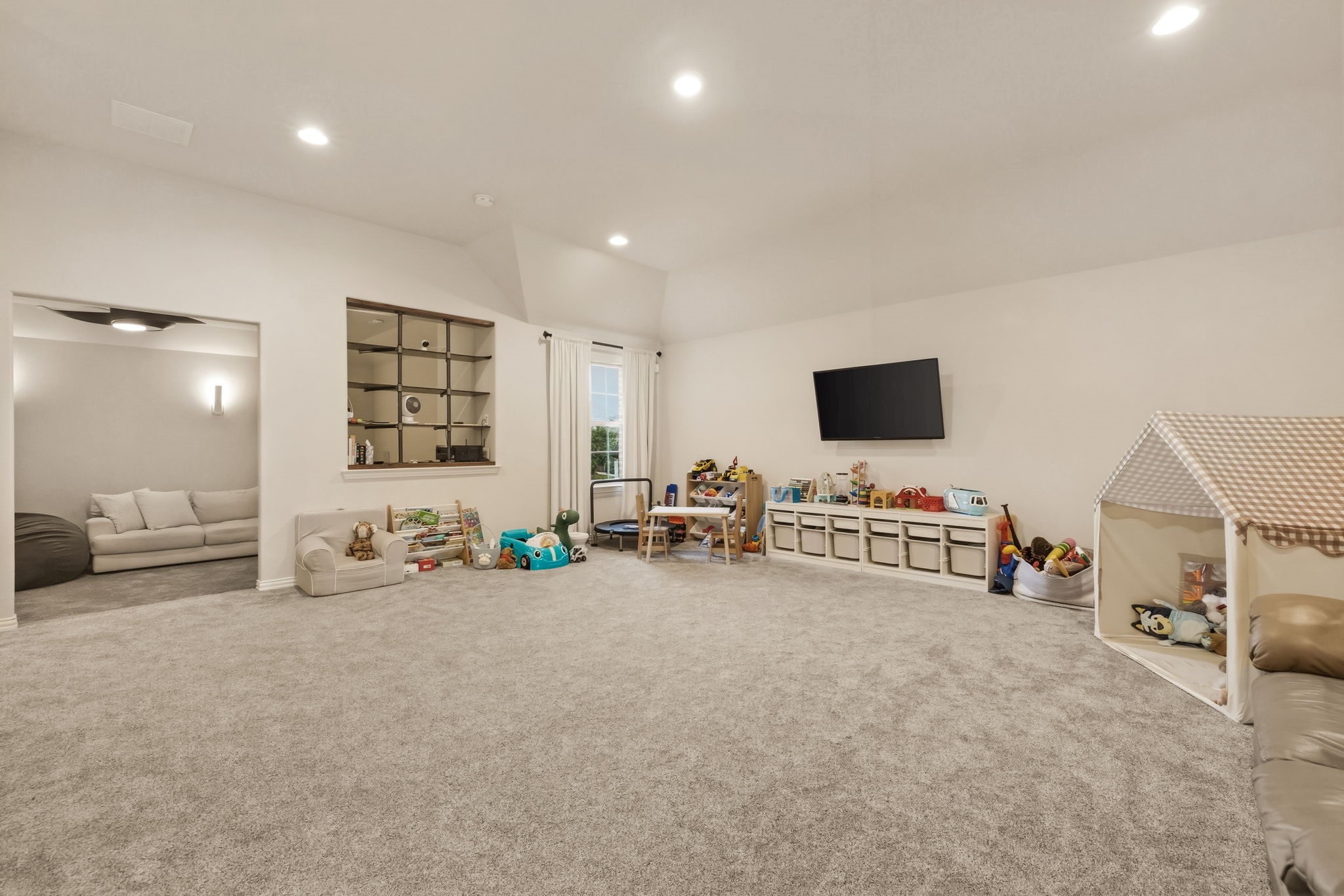 710 Almeda Lane