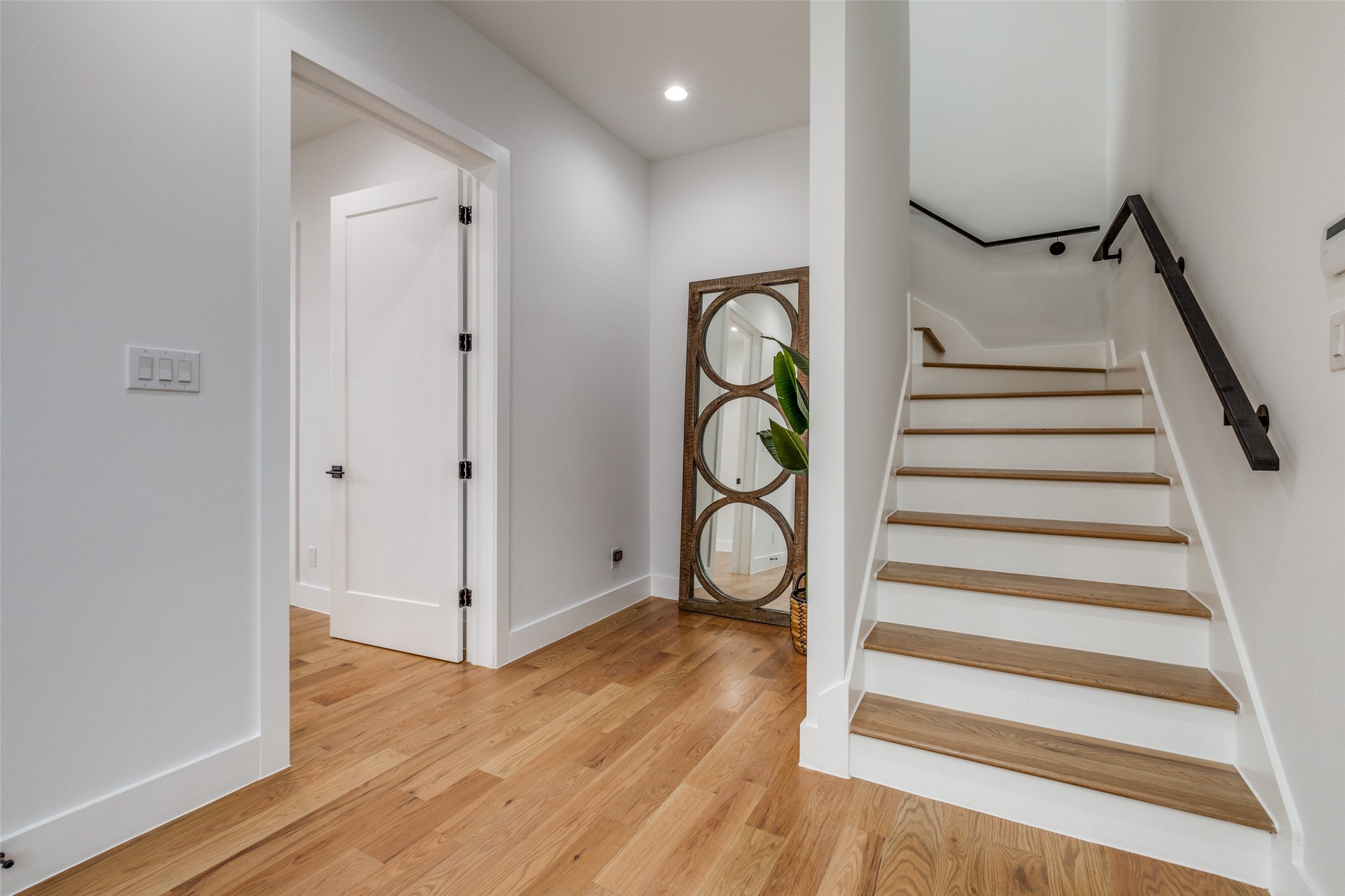 2714 N Carroll Avenue 103