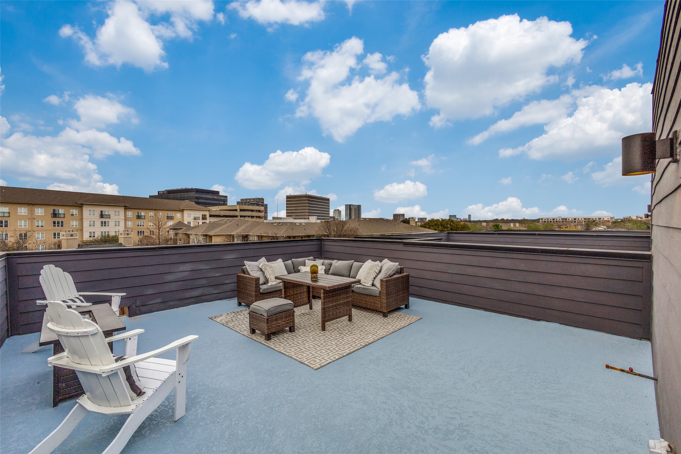 2714 N Carroll Avenue 103
