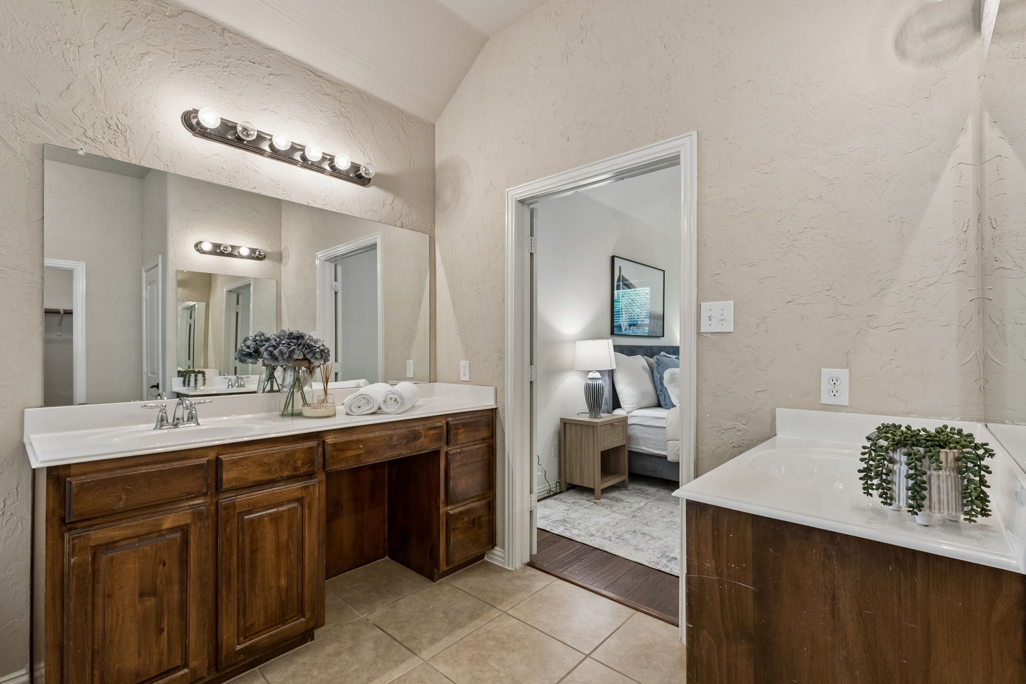 4605 Forest Cove Drive