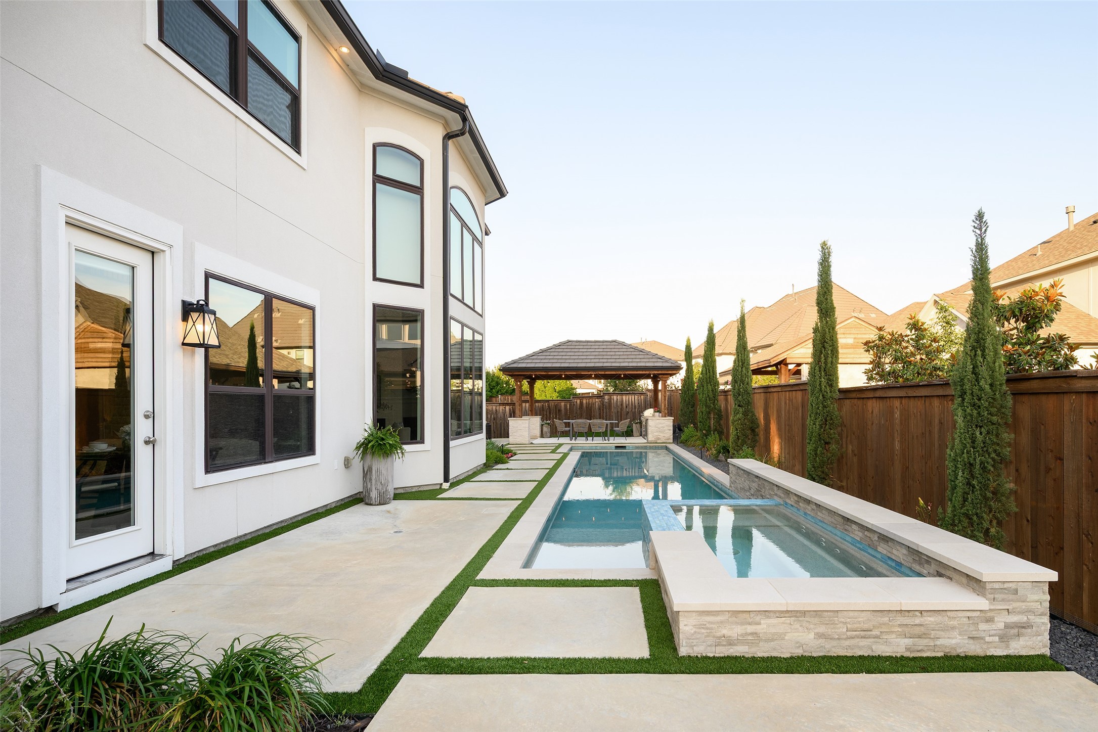2121 Normandy Circle