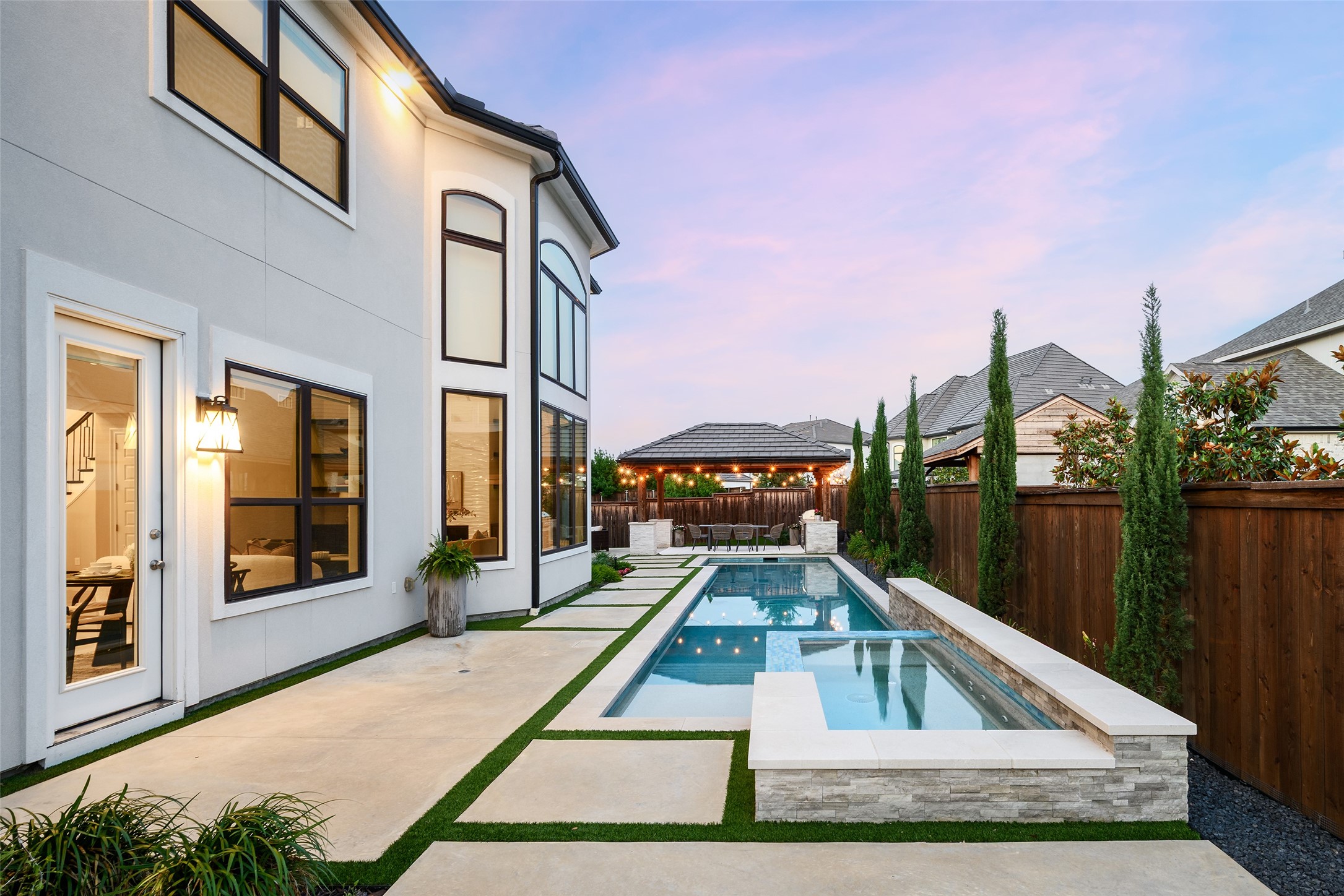 2121 Normandy Circle