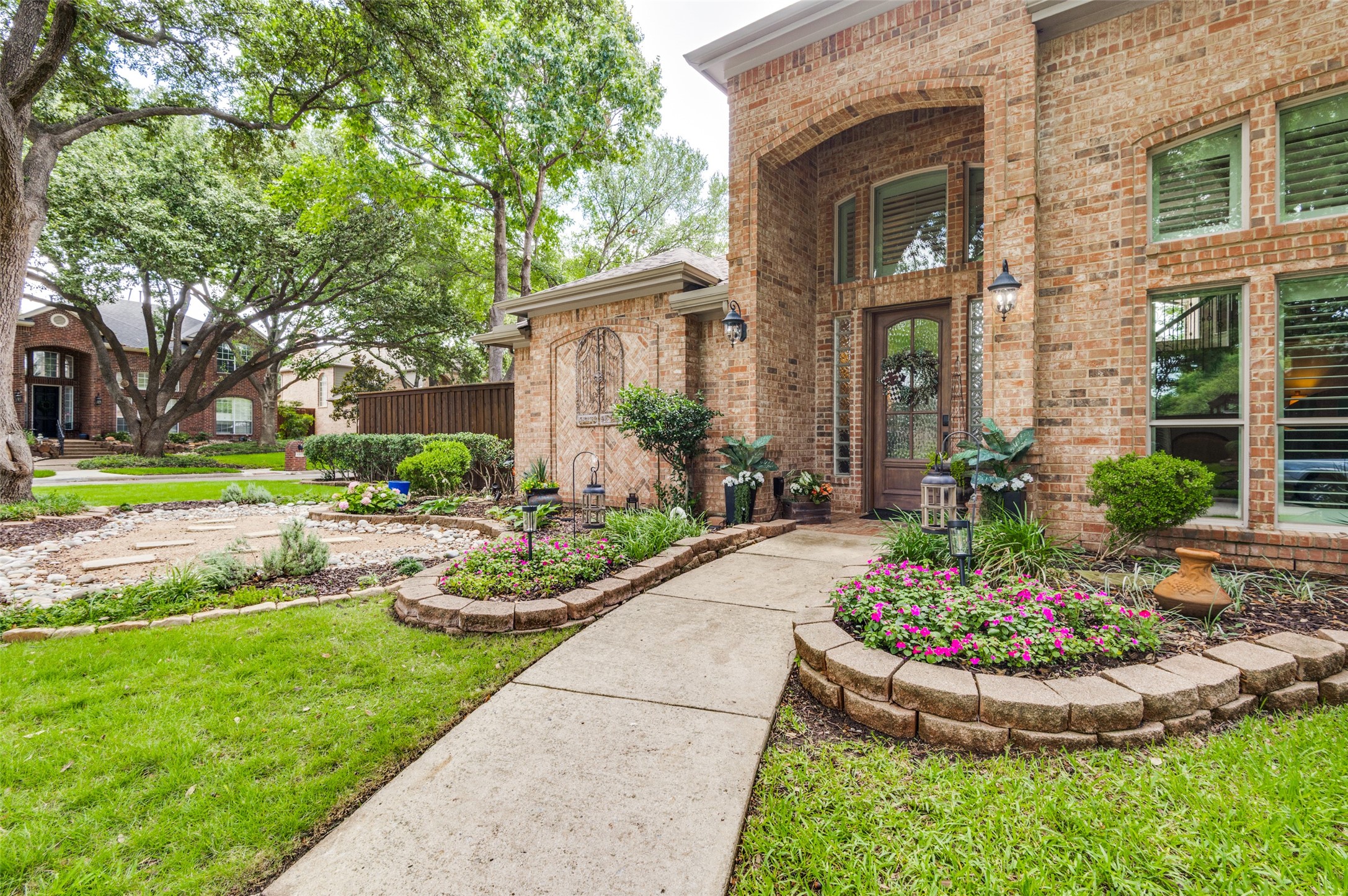 5820 Kingsbrook Drive
