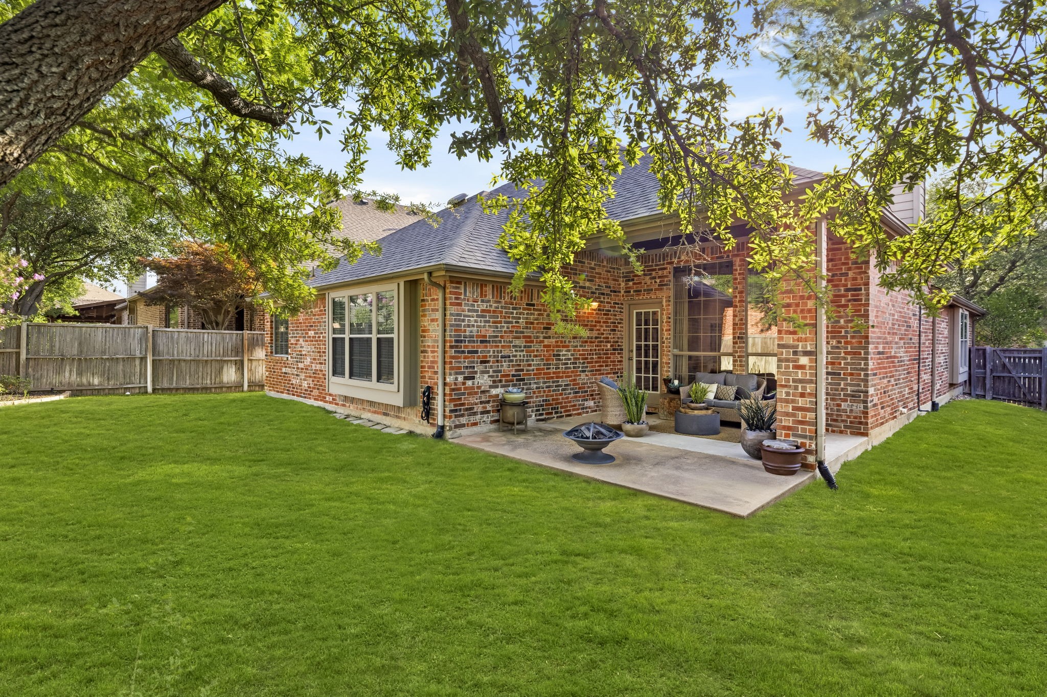 7505 Willowbend Drive